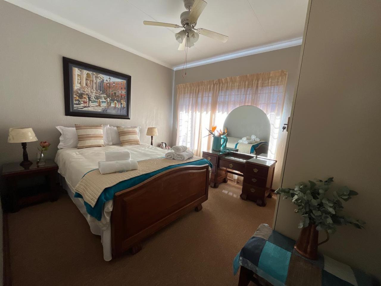 Deluxe Double or Twin Room photo 2