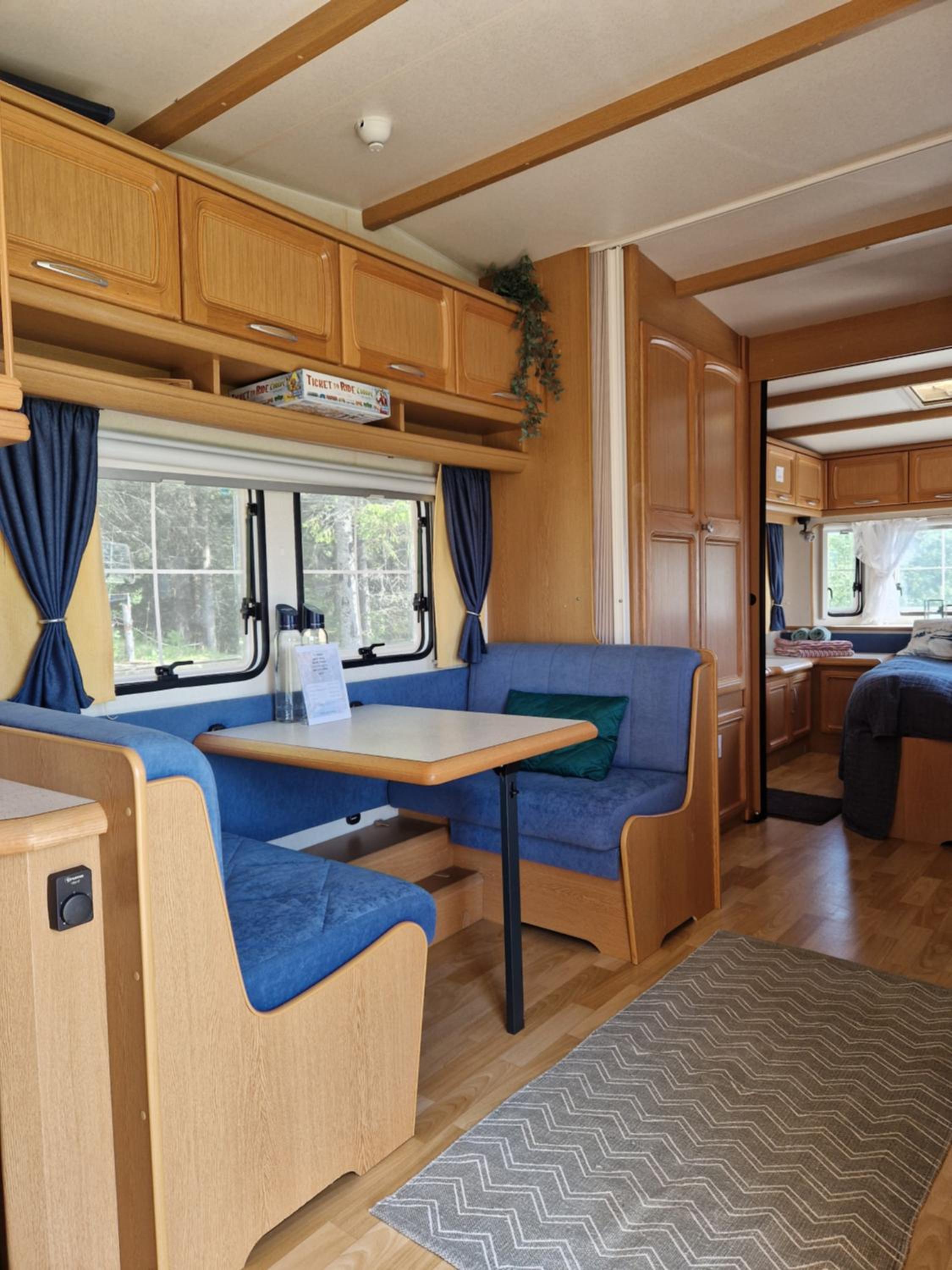 Mobile Home photo 2