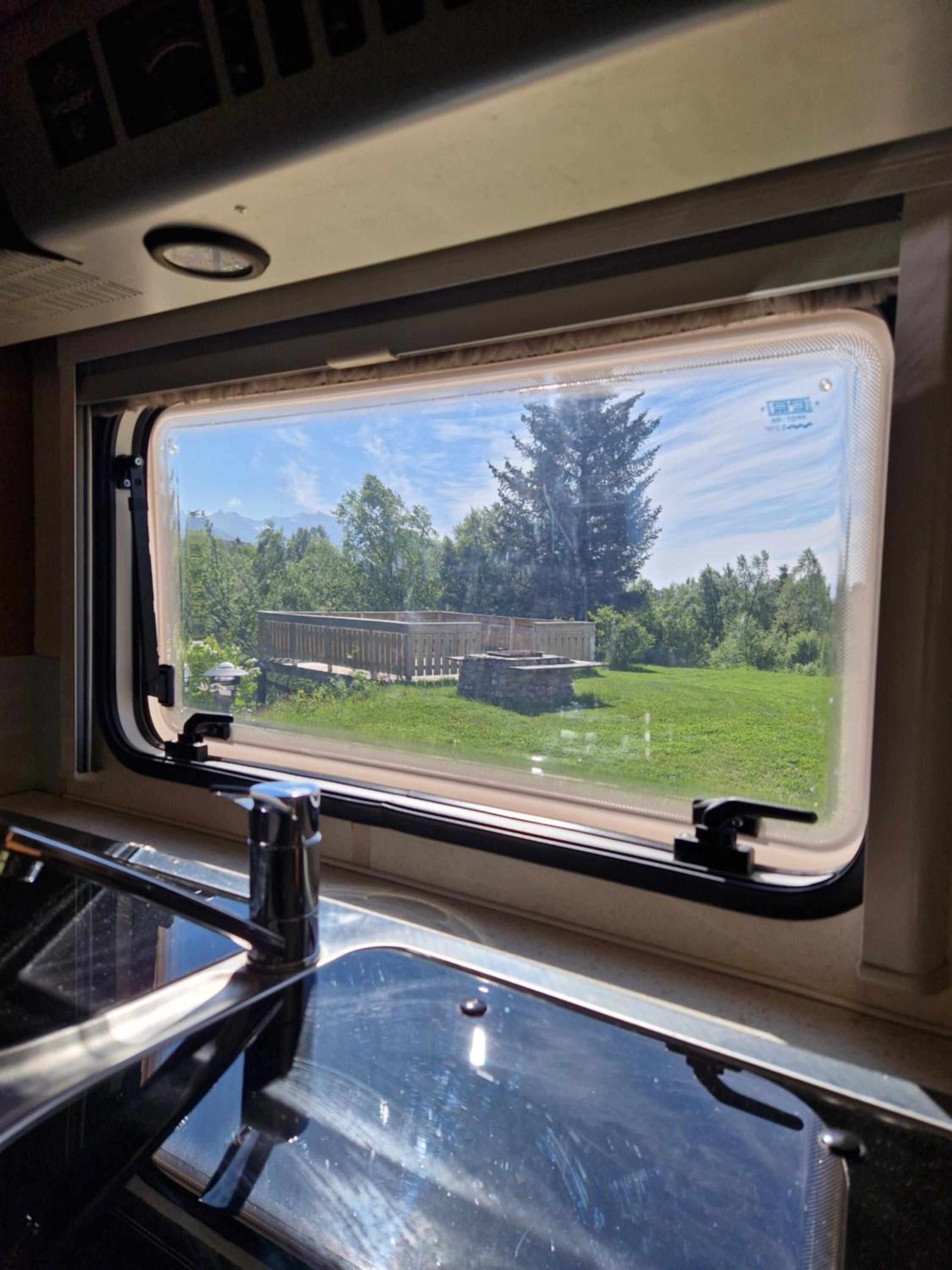 Mobile Home photo 3