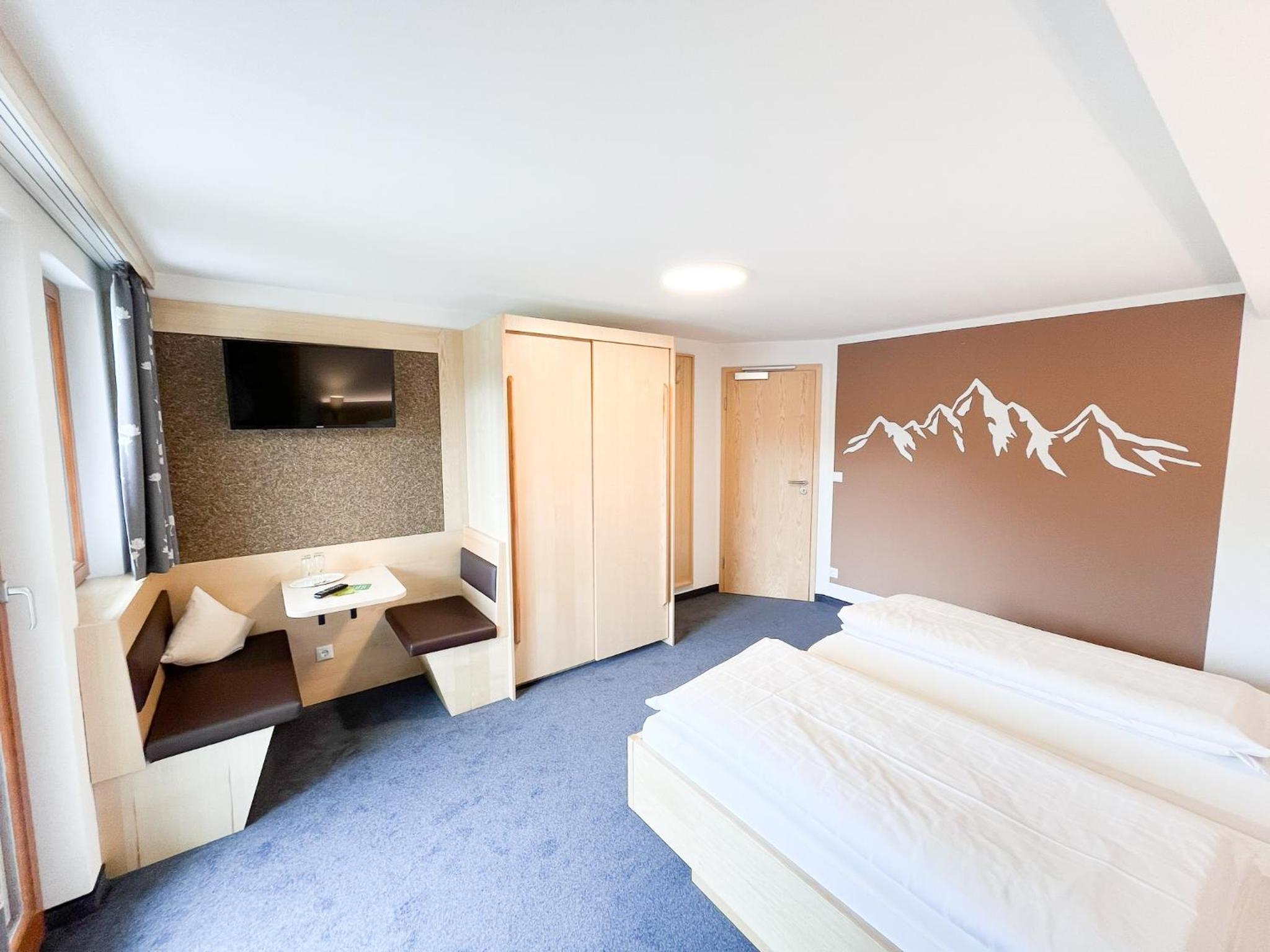 Double Room with Balcony 15