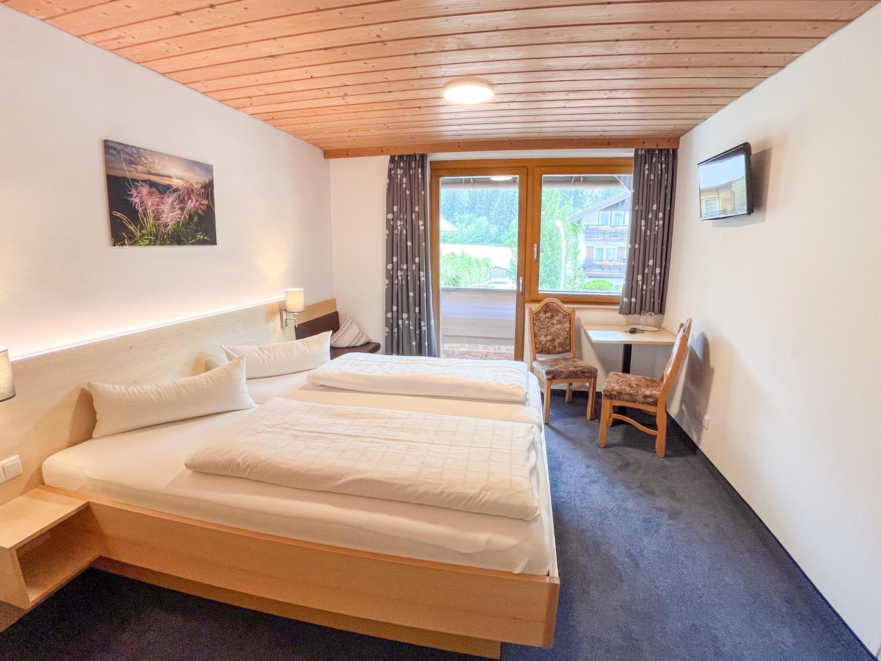 Double Room with Balcony 07
