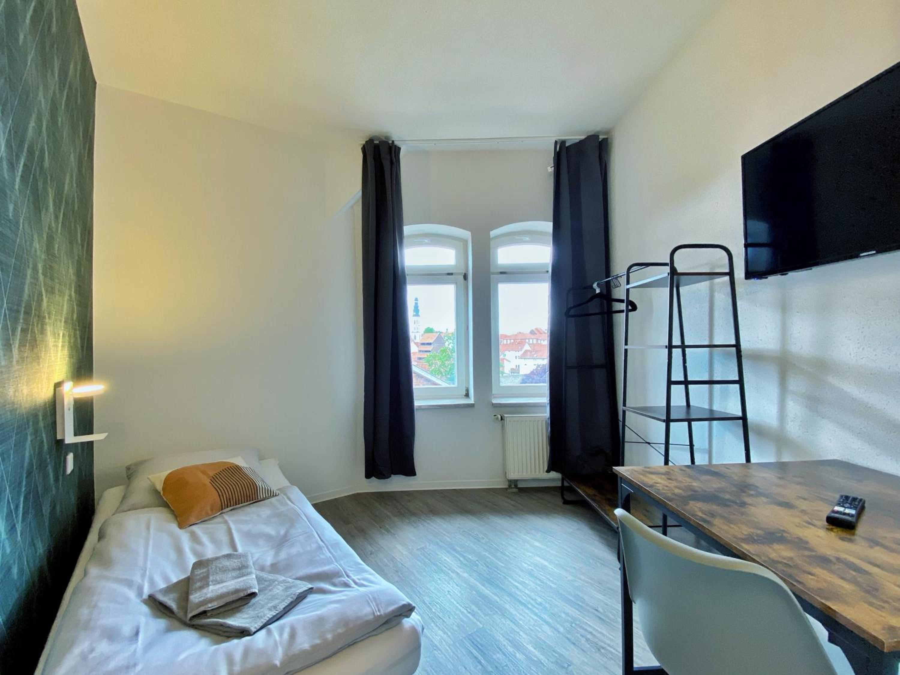 Single Room with Private Bathroom photo 1