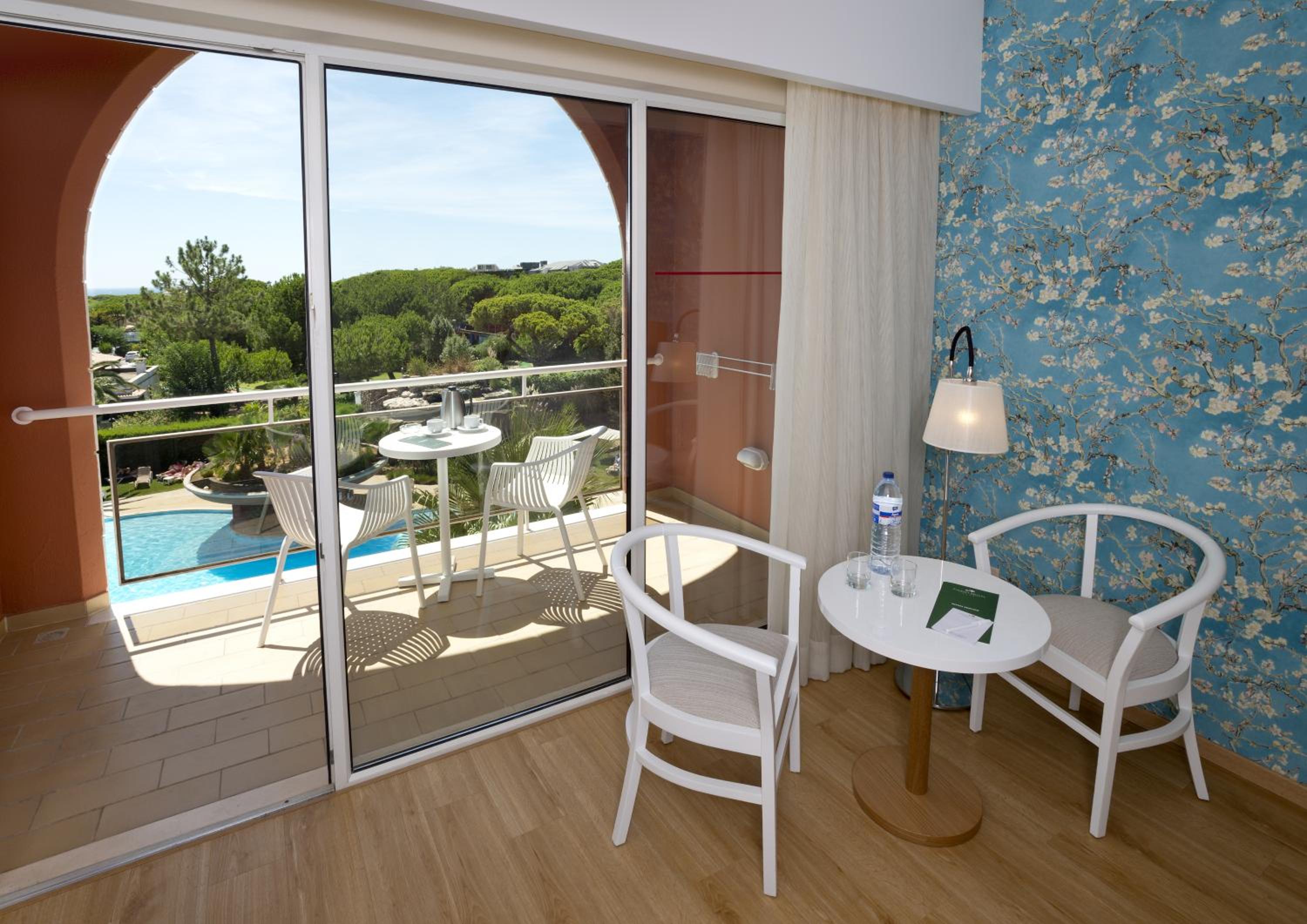 Double Room with Pool View - Photo 2