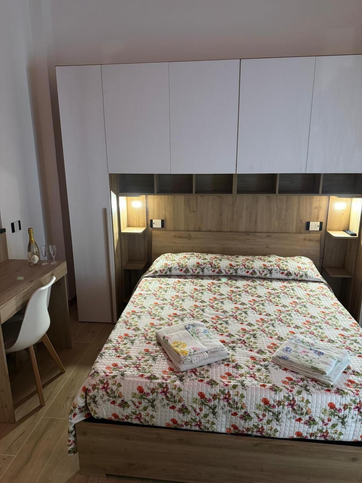 Triple Room with Bathroom - Photo 3