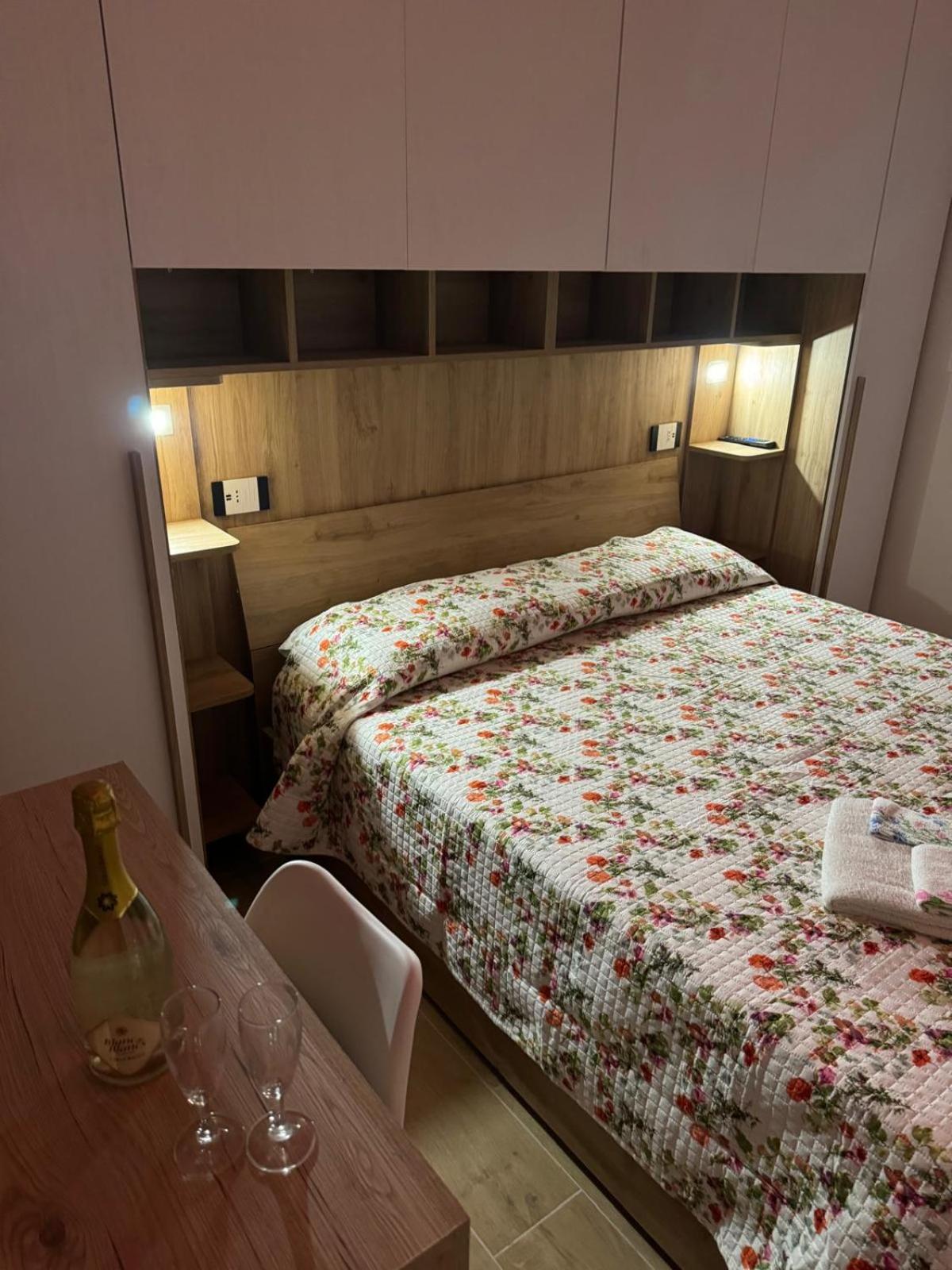 Triple Room with Bathroom - Photo 1