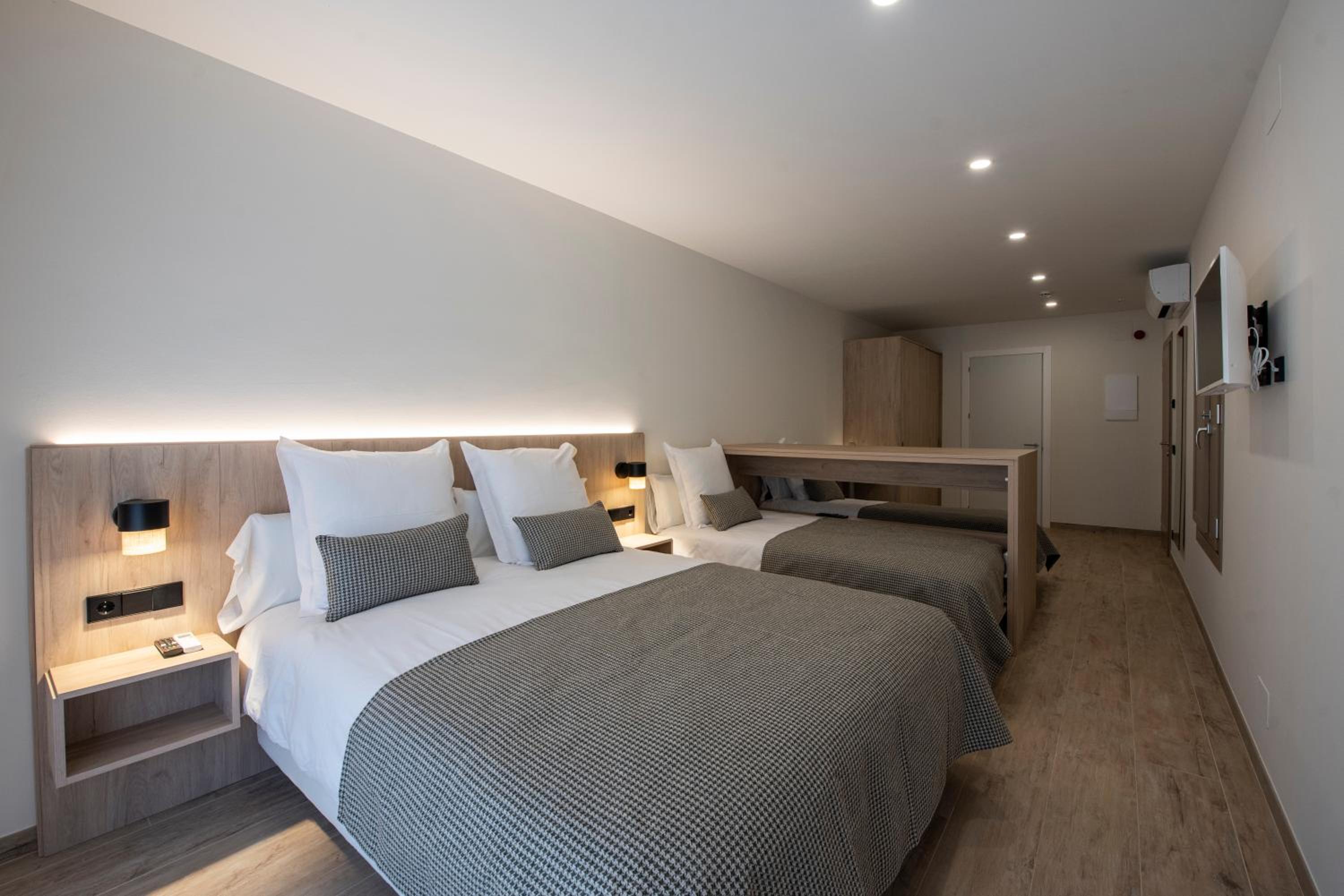 Quadruple Room - Disability Access. With terrace, garden views.