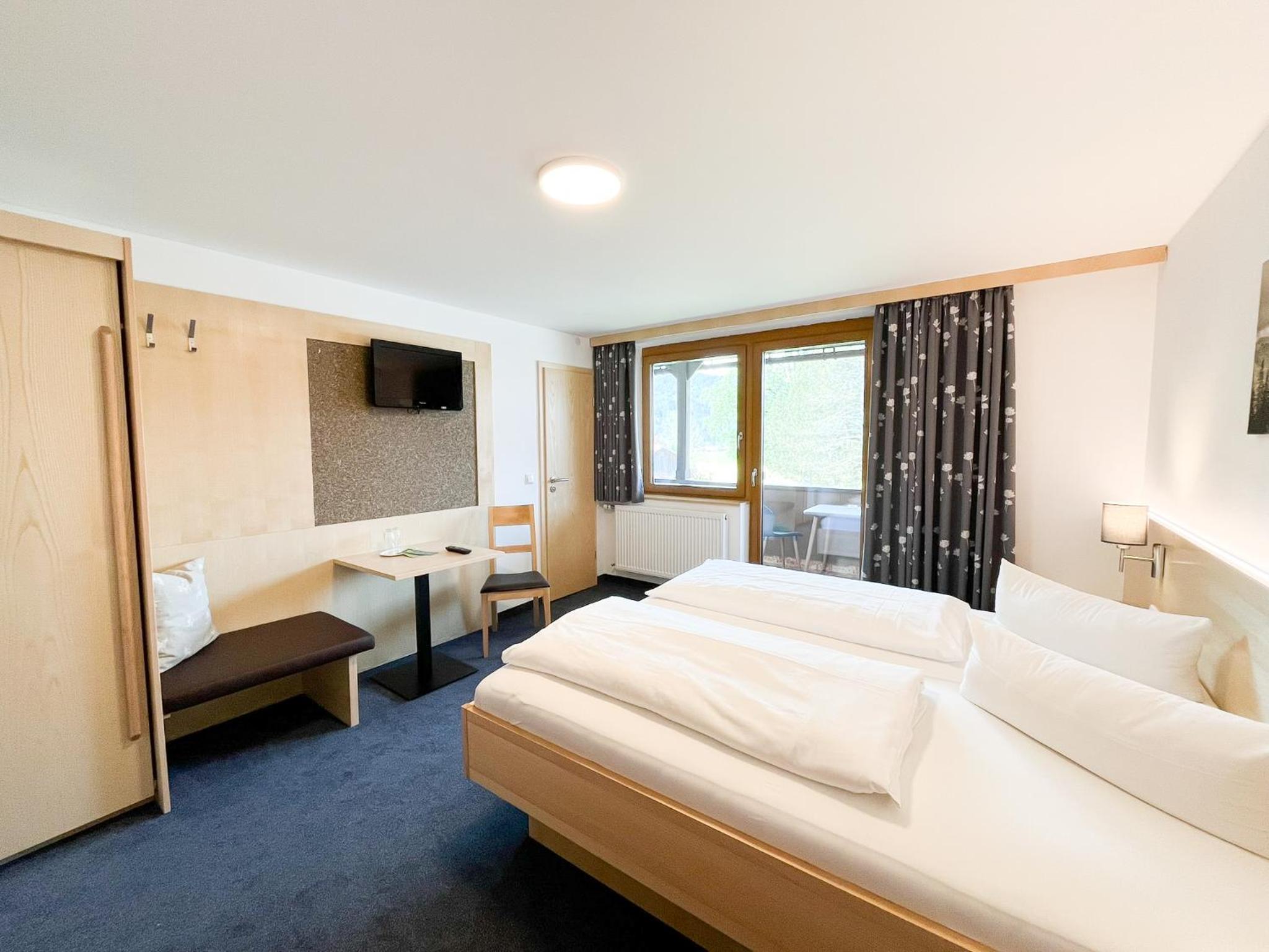 Double Room with Balcony 04