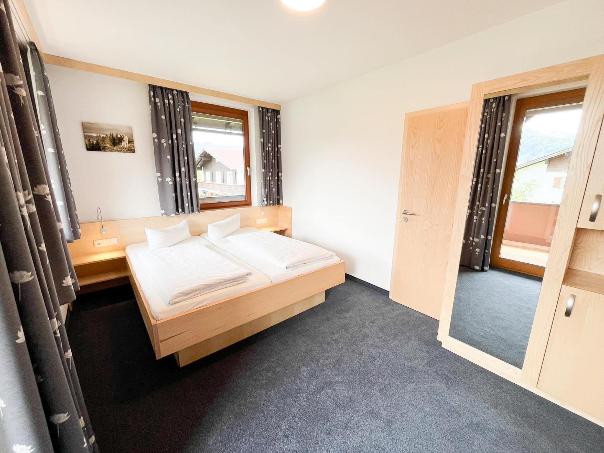 Double Room with Balcony 05