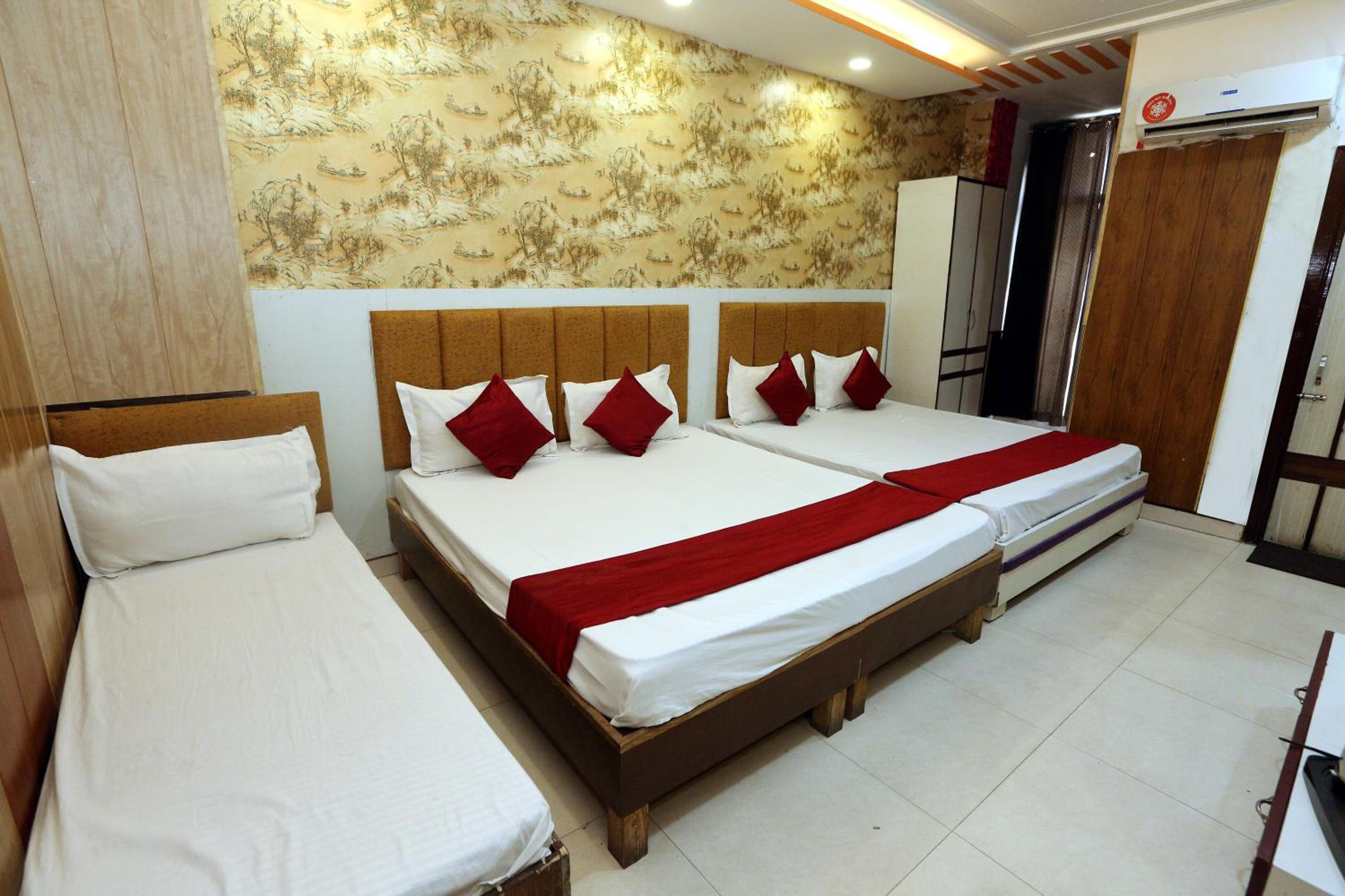 Classic Quadruple Room