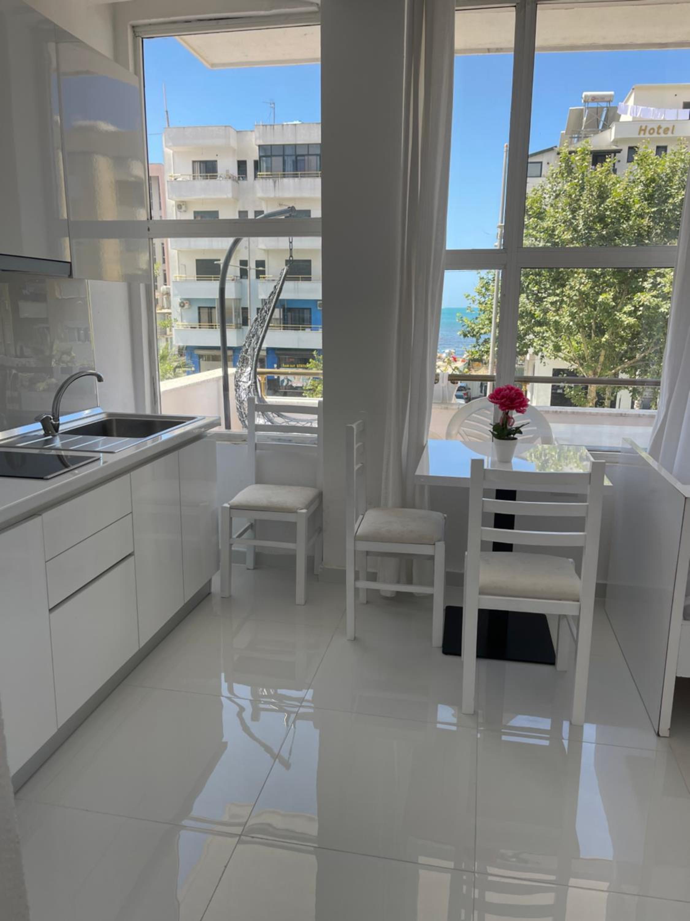 One-Bedroom Apartment with Sea View and Balcony photo 3