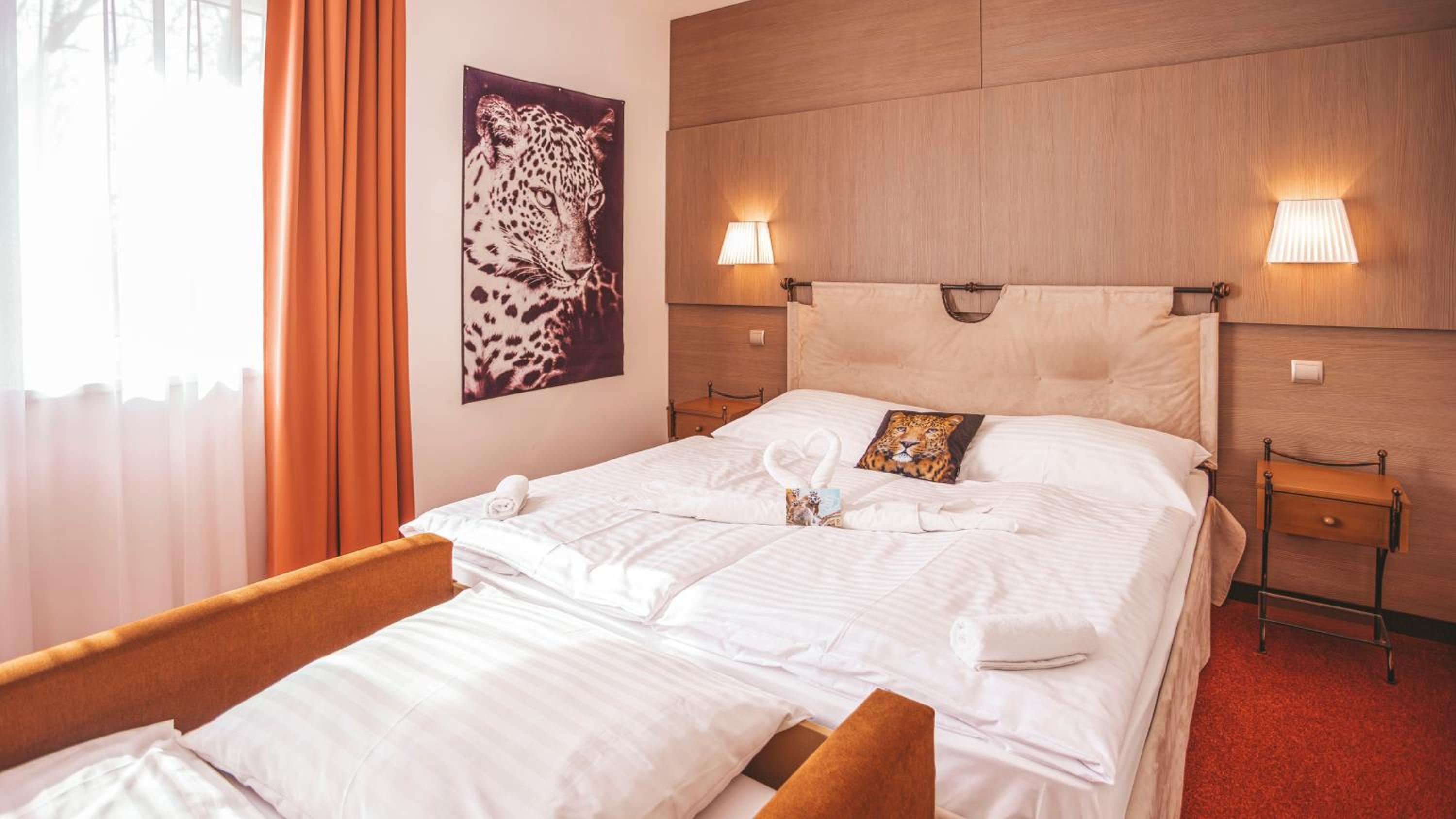 Double Room with Extra Bed - Photo 11