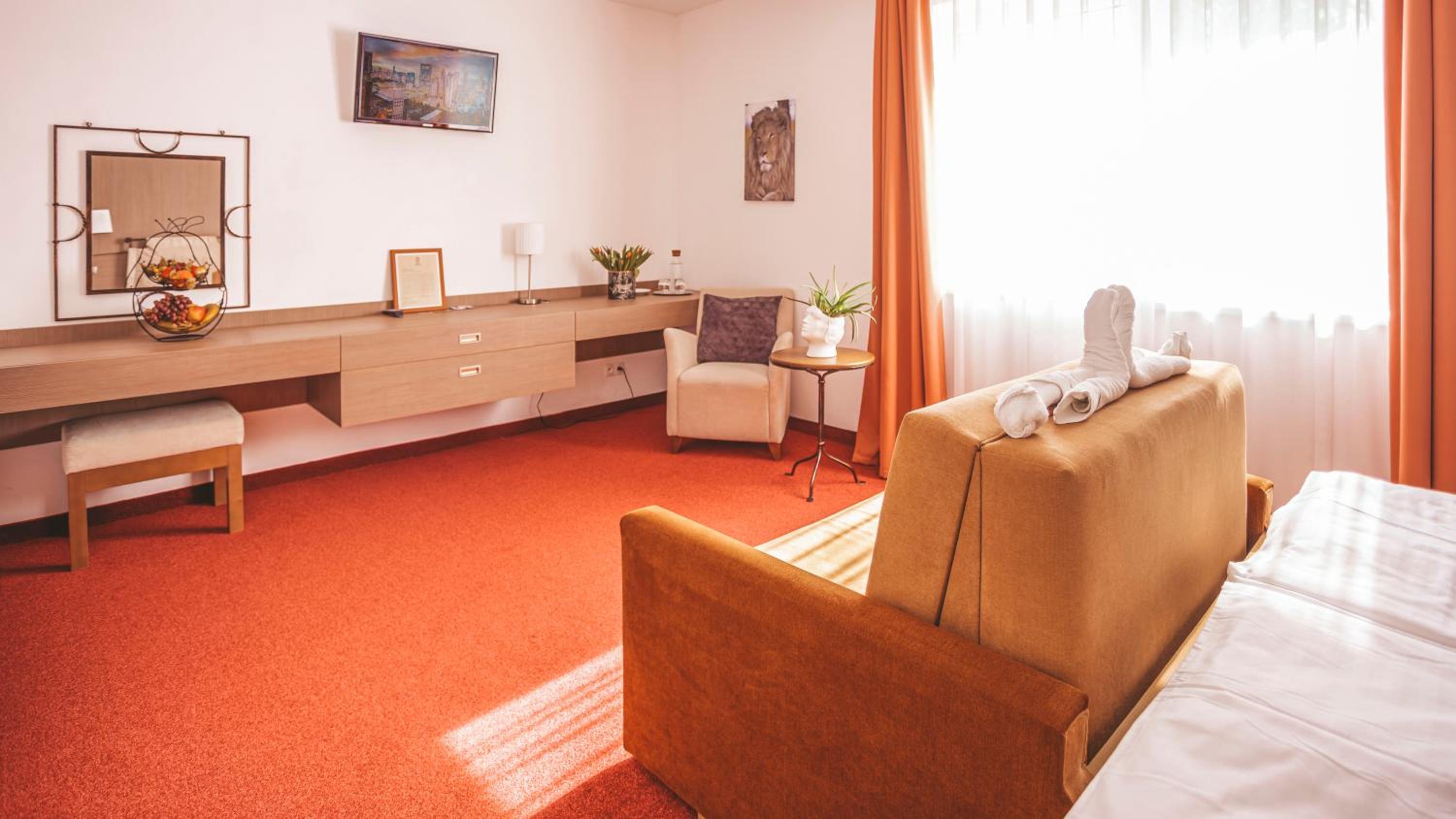 Double Room with Extra Bed - Photo 2