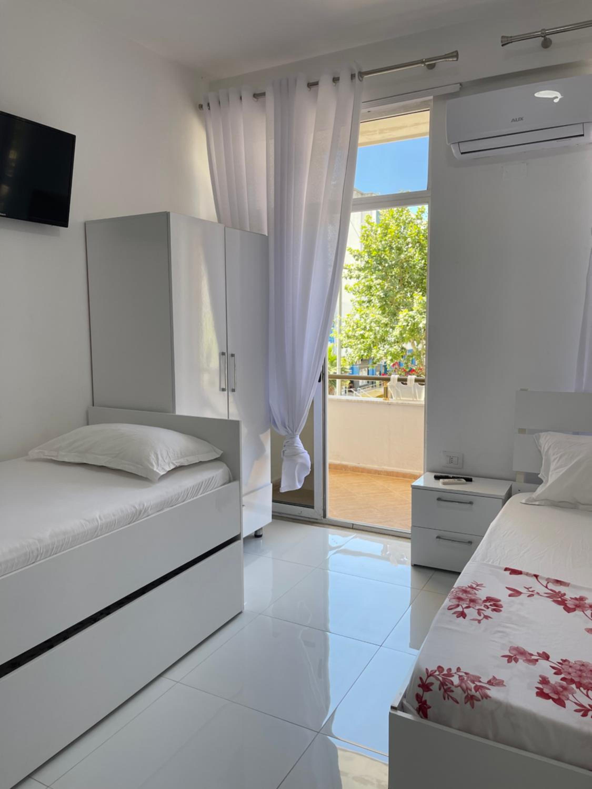 One-Bedroom Apartment with Sea View photo 1