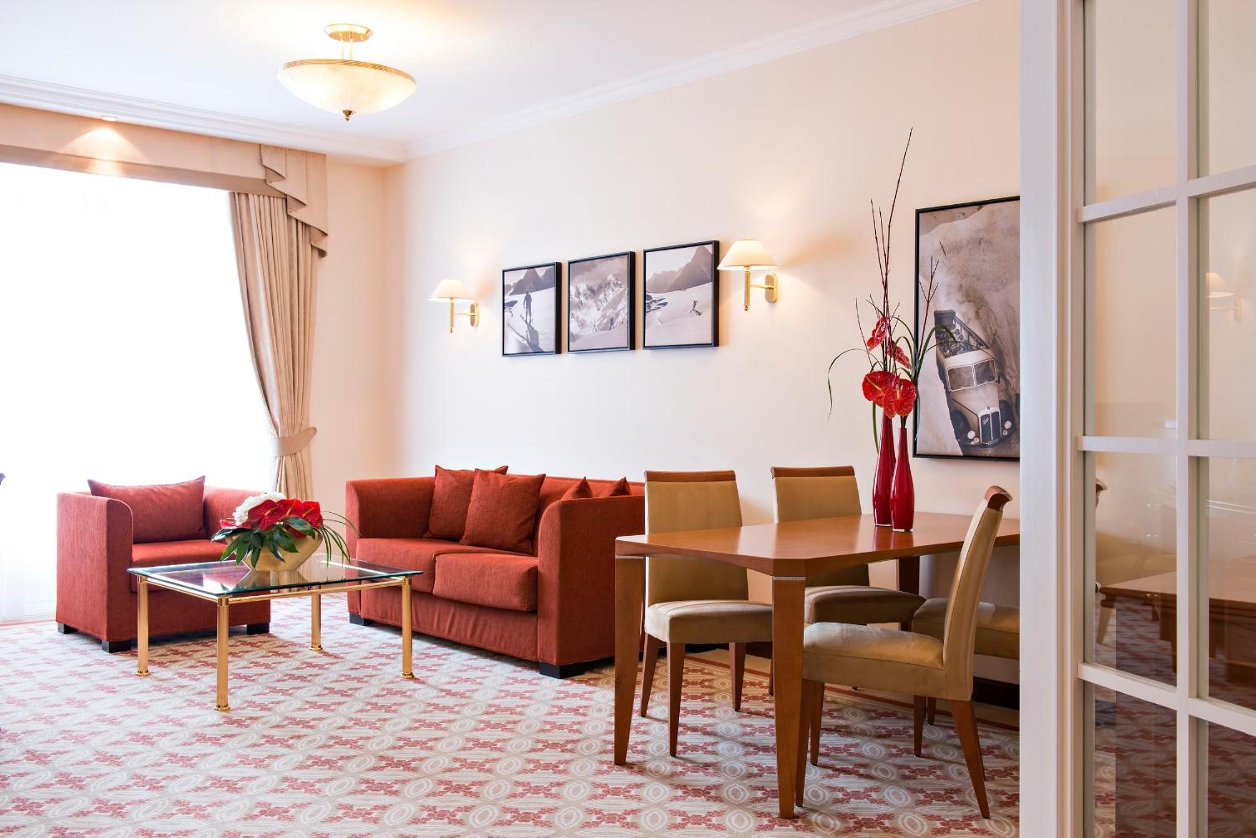 Deluxe One Bedroom Suite