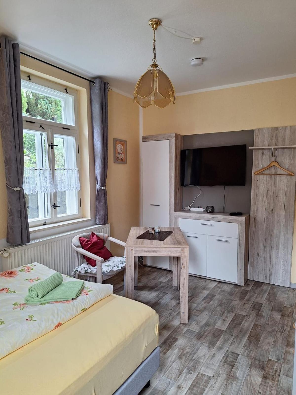 Budget Single Room photo 2