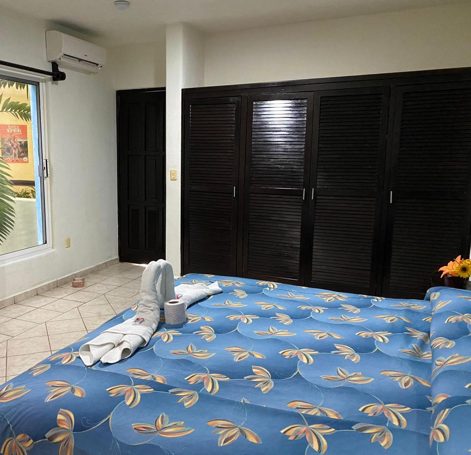 Deluxe King Suite photo 3