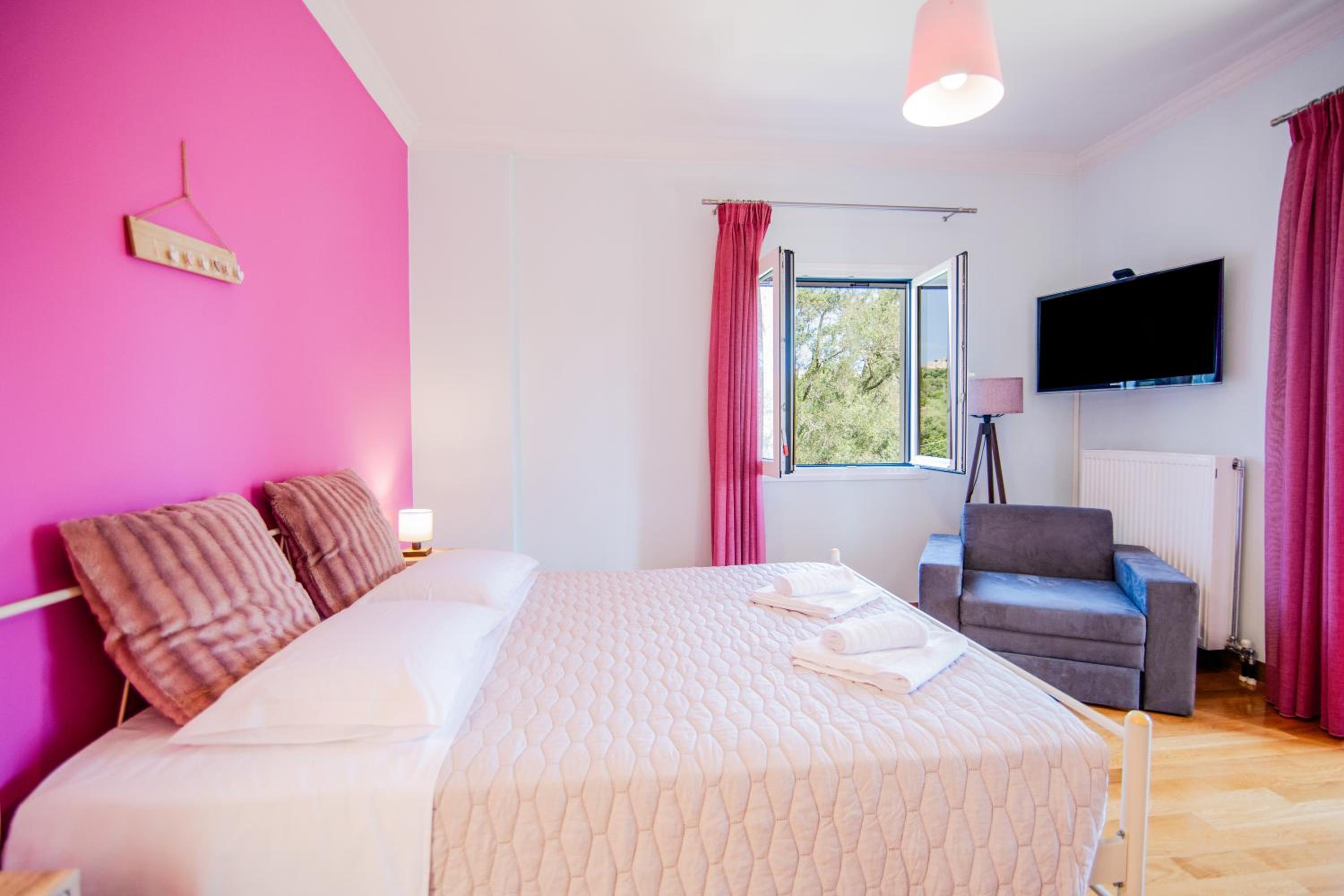 Three-Bedroom House photo 2