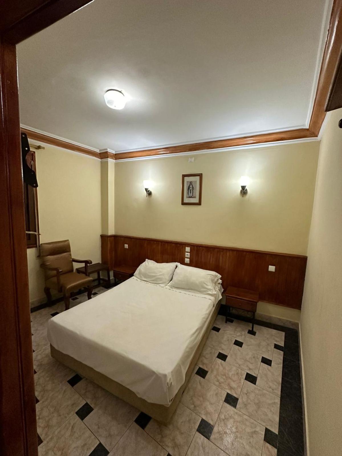 Double Room with Private Bathroom photo 2