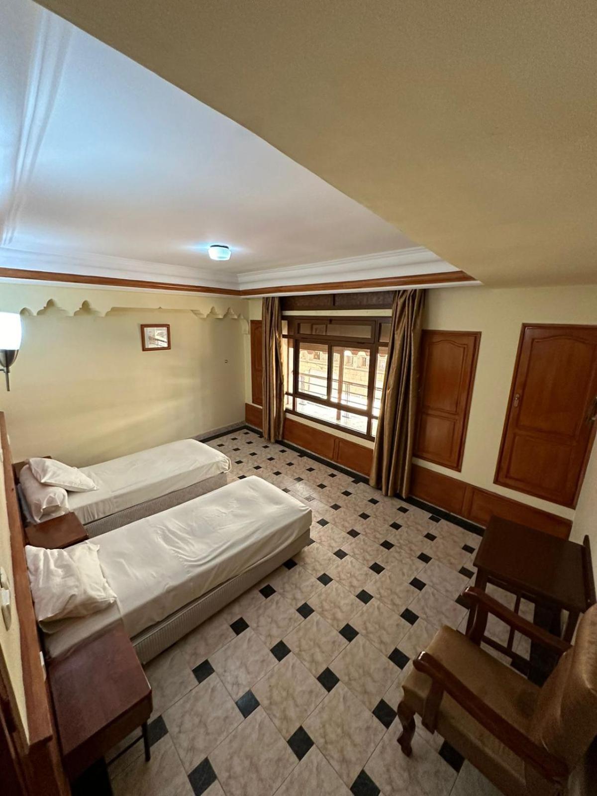 Double Room with Shared Bathroom photo 1