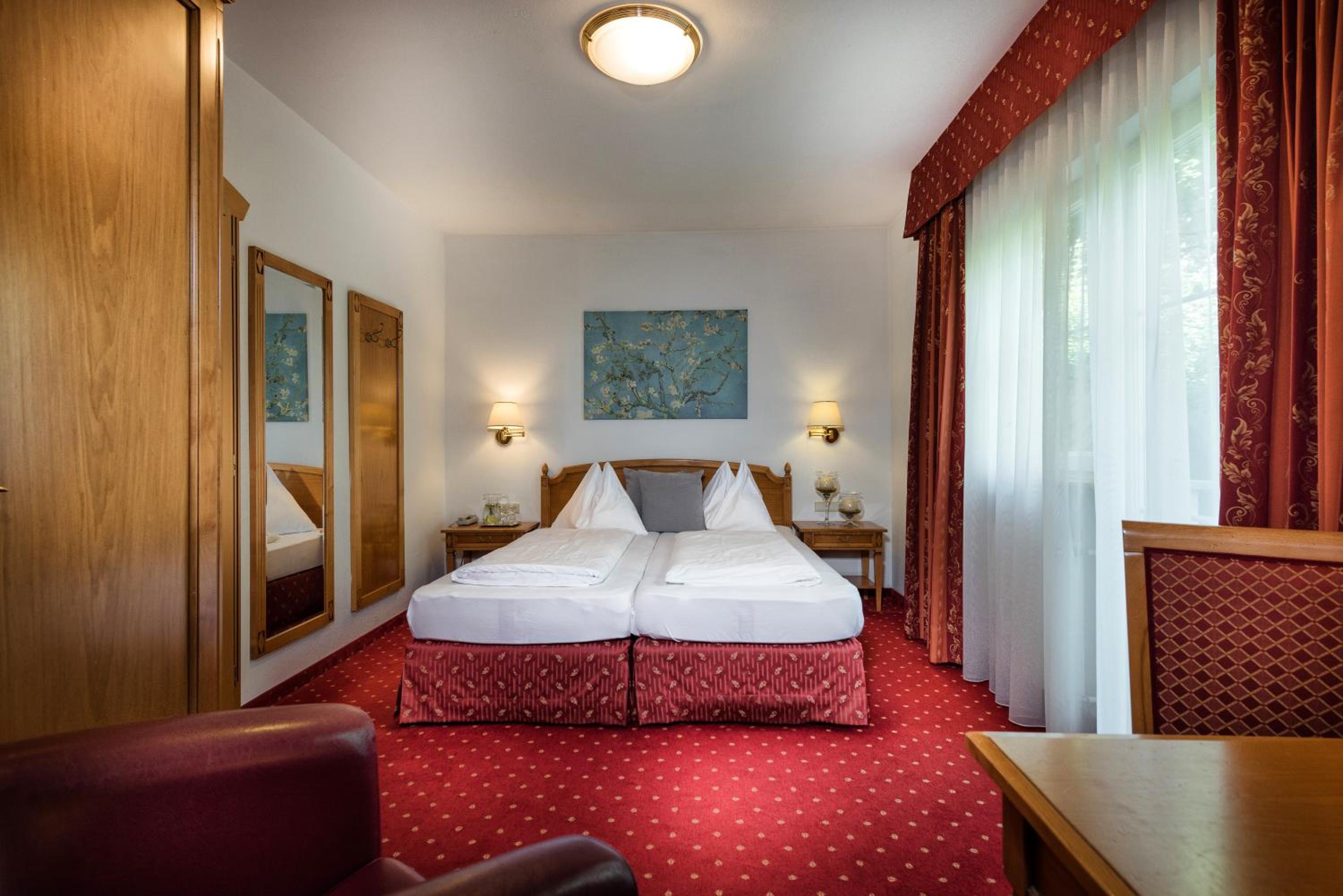 Small Double Room - Photo 1