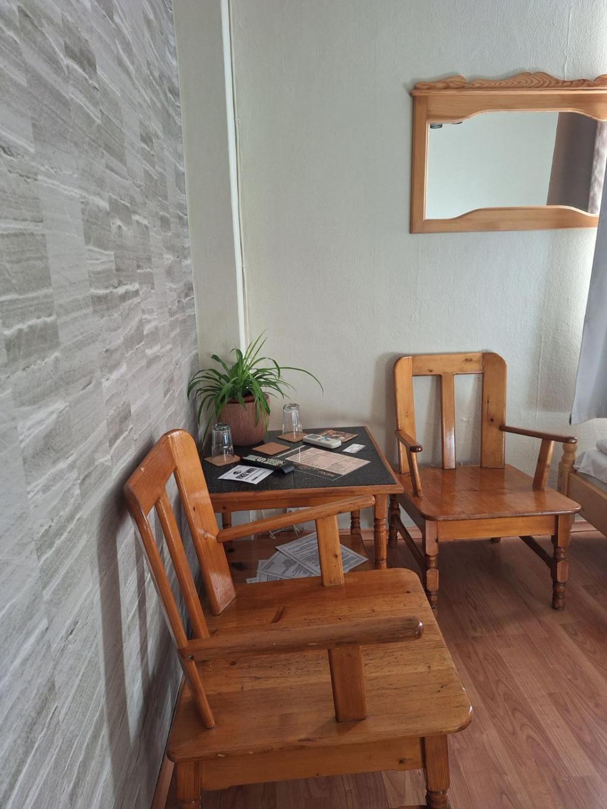 Standard Twin Room with Sofa photo 2