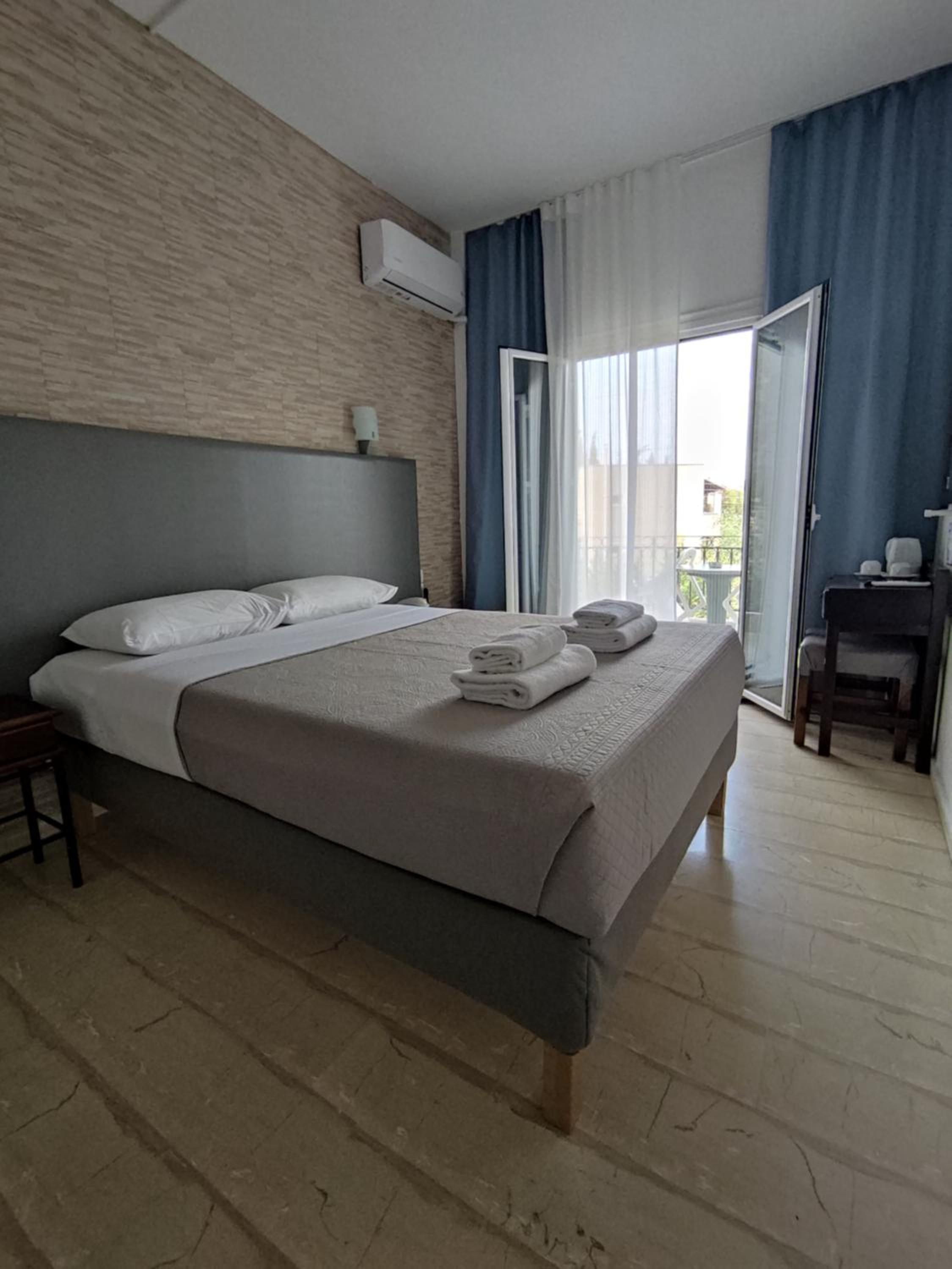 Twin Room with Garden View photo 3