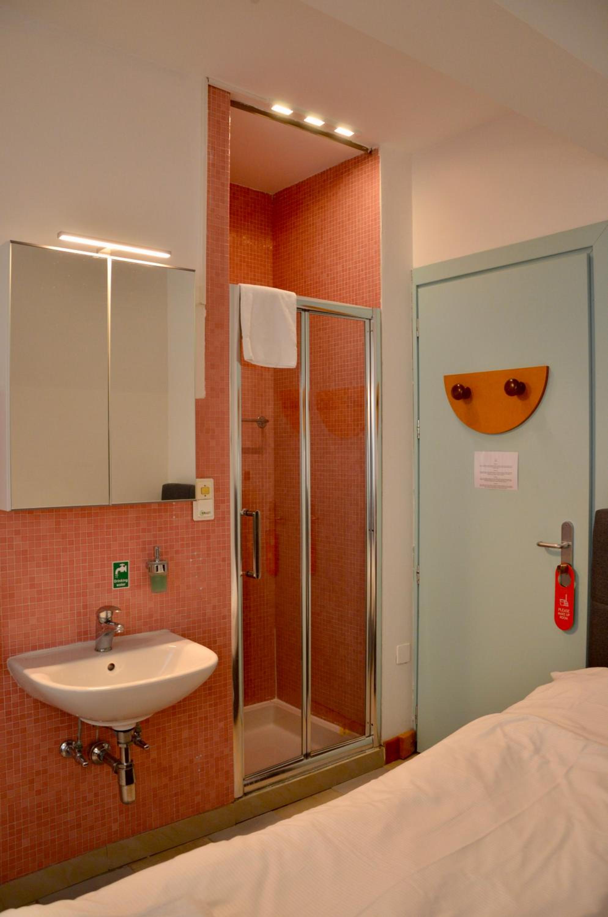 Double Room with Shared Toilet photo 3
