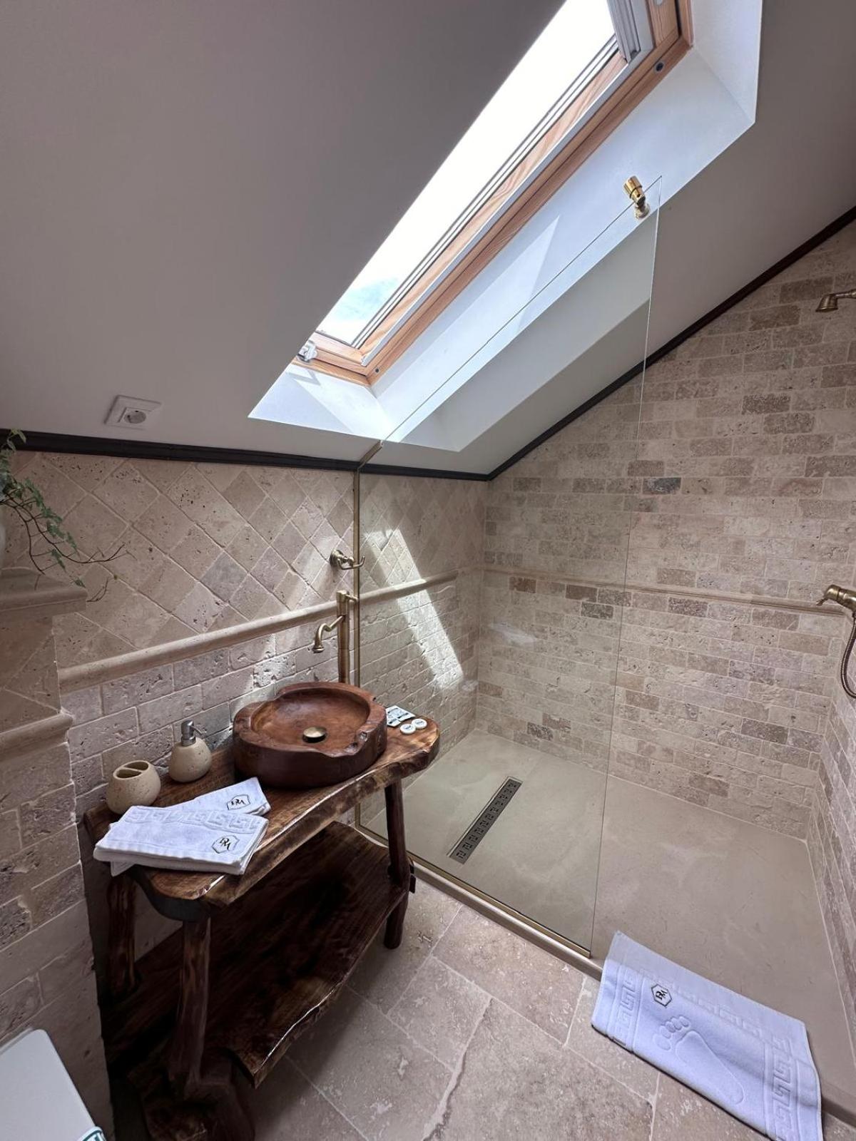 Deluxe Triple Room photo 2