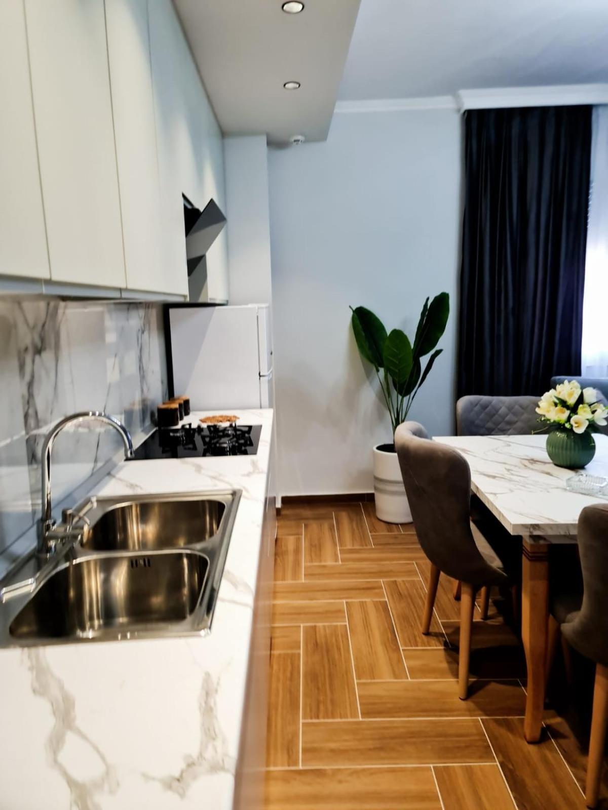 One-Bedroom Apartment - Sea Side