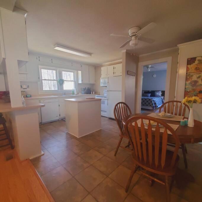 Three-Bedroom House photo 2
