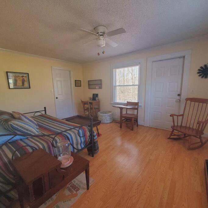 Three-Bedroom House photo 3