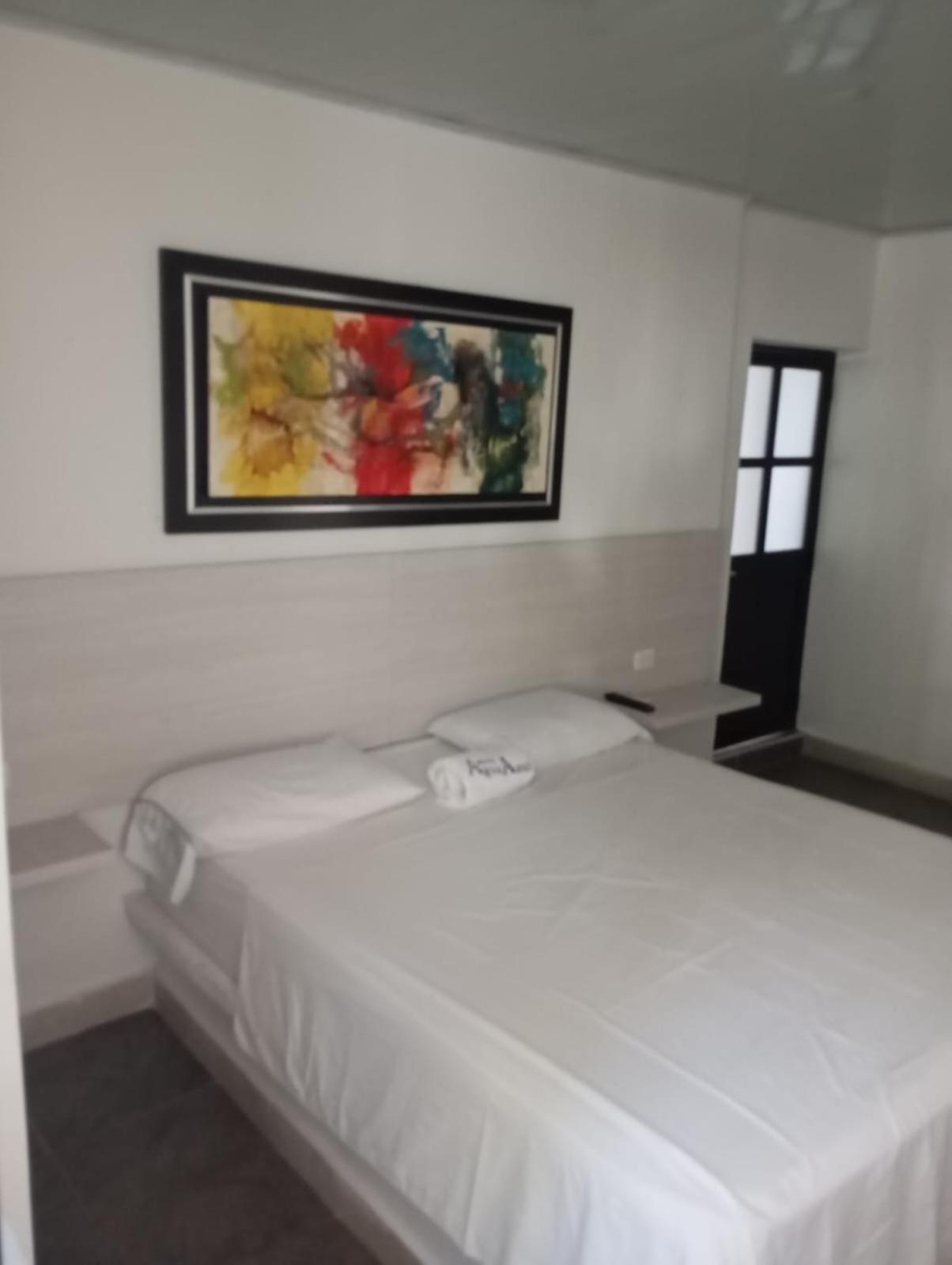Queen Room photo 1