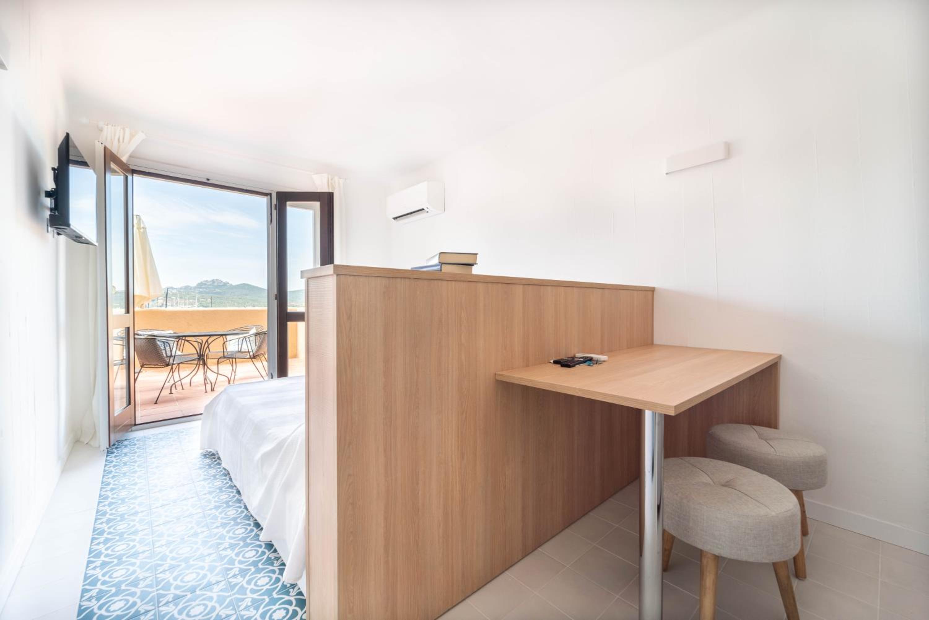 One-Bedroom Apartment With Terrace photo 1