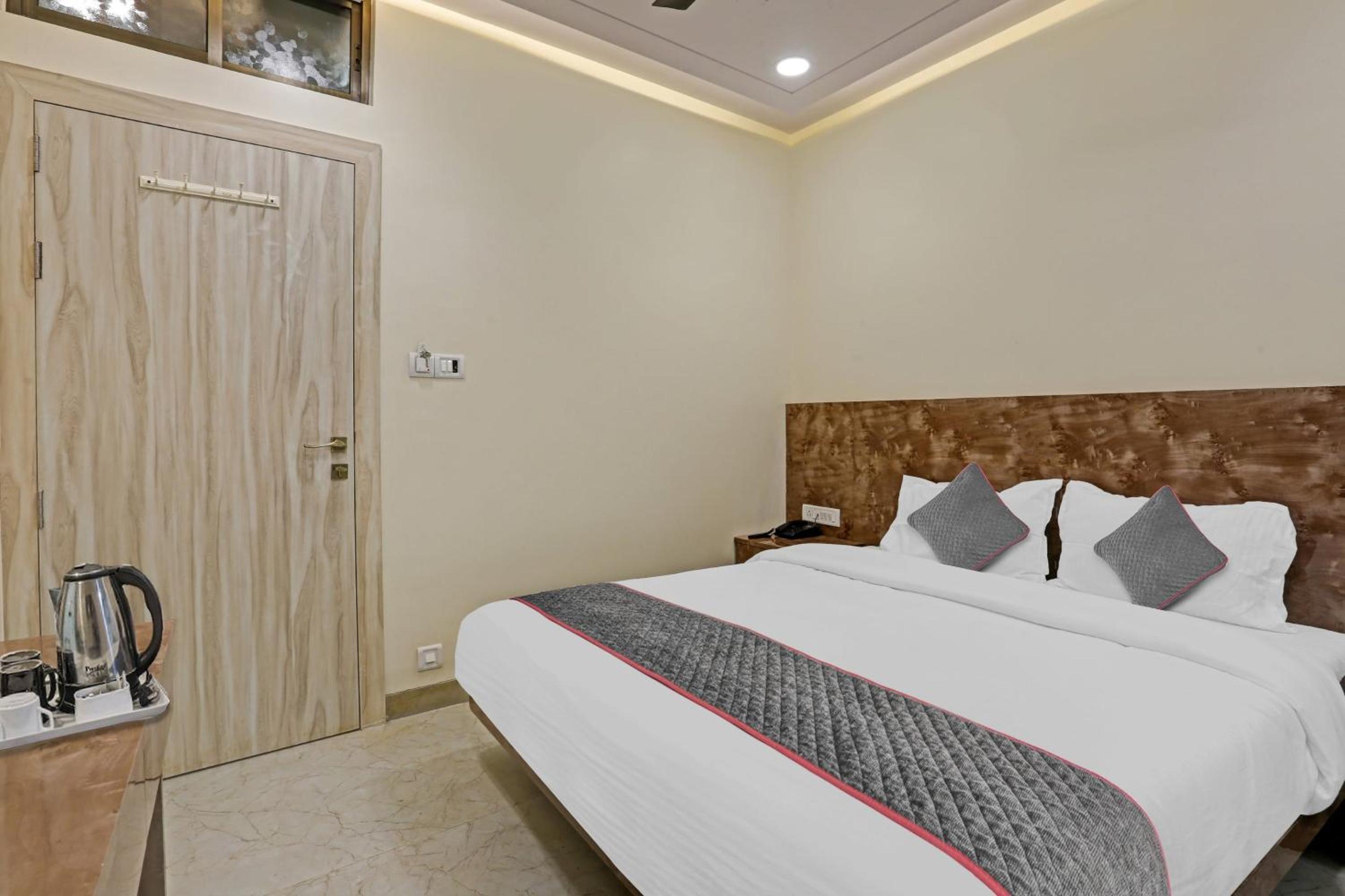 Classic Triple Room - Photo 14