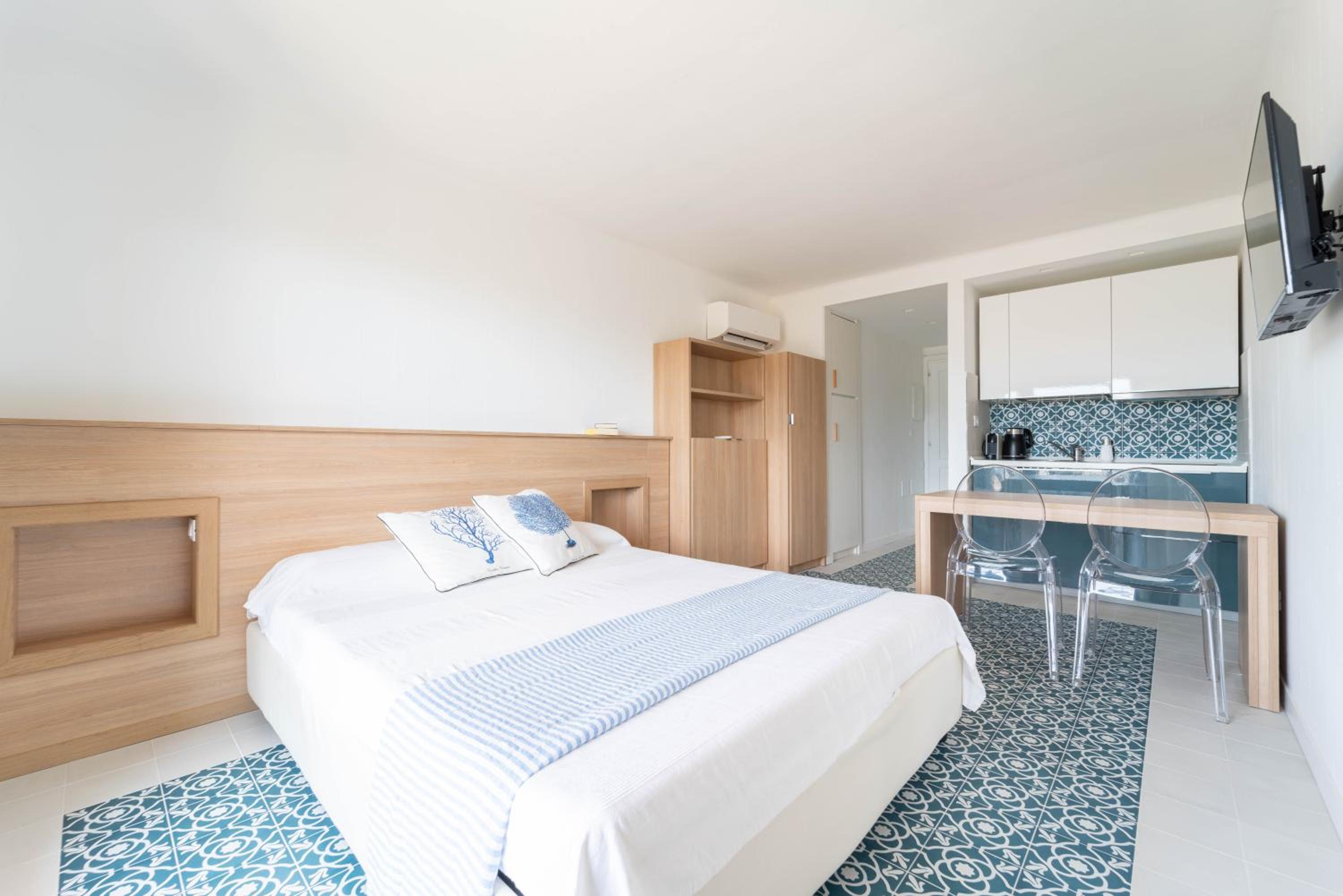 One-Bedroom Apartment With Terrace photo 1