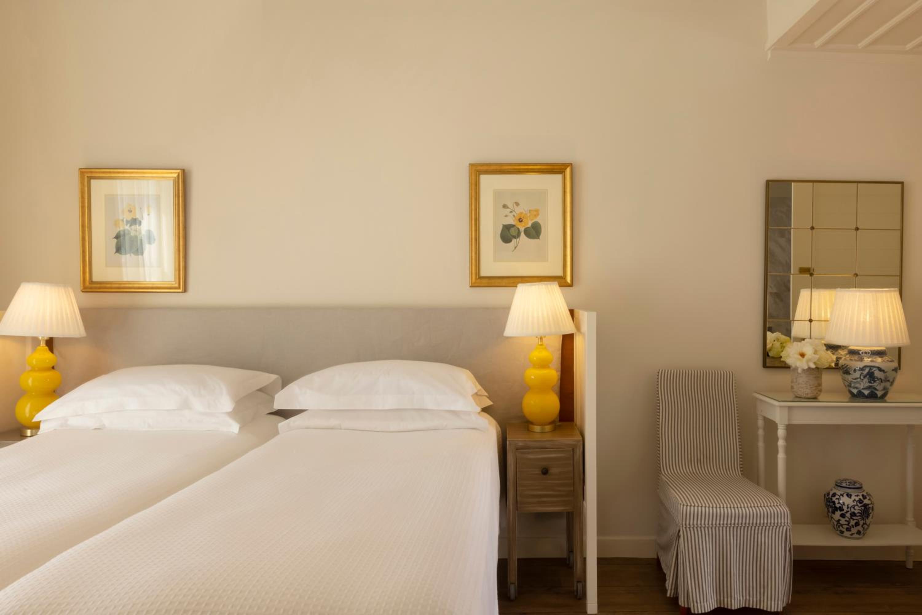Twin Room with Sea View - Photo 11