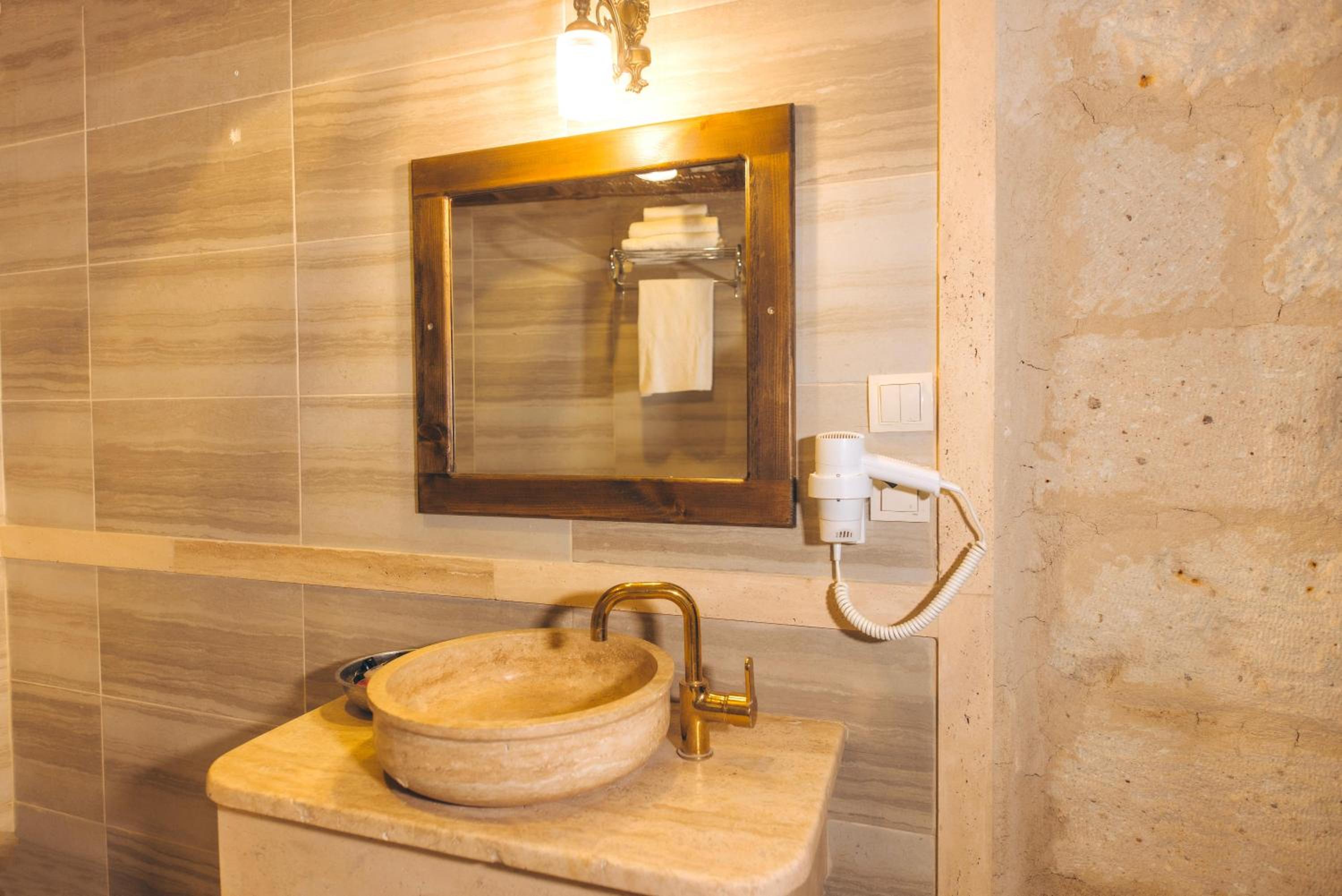 Deluxe Double Room with Bath photo 2