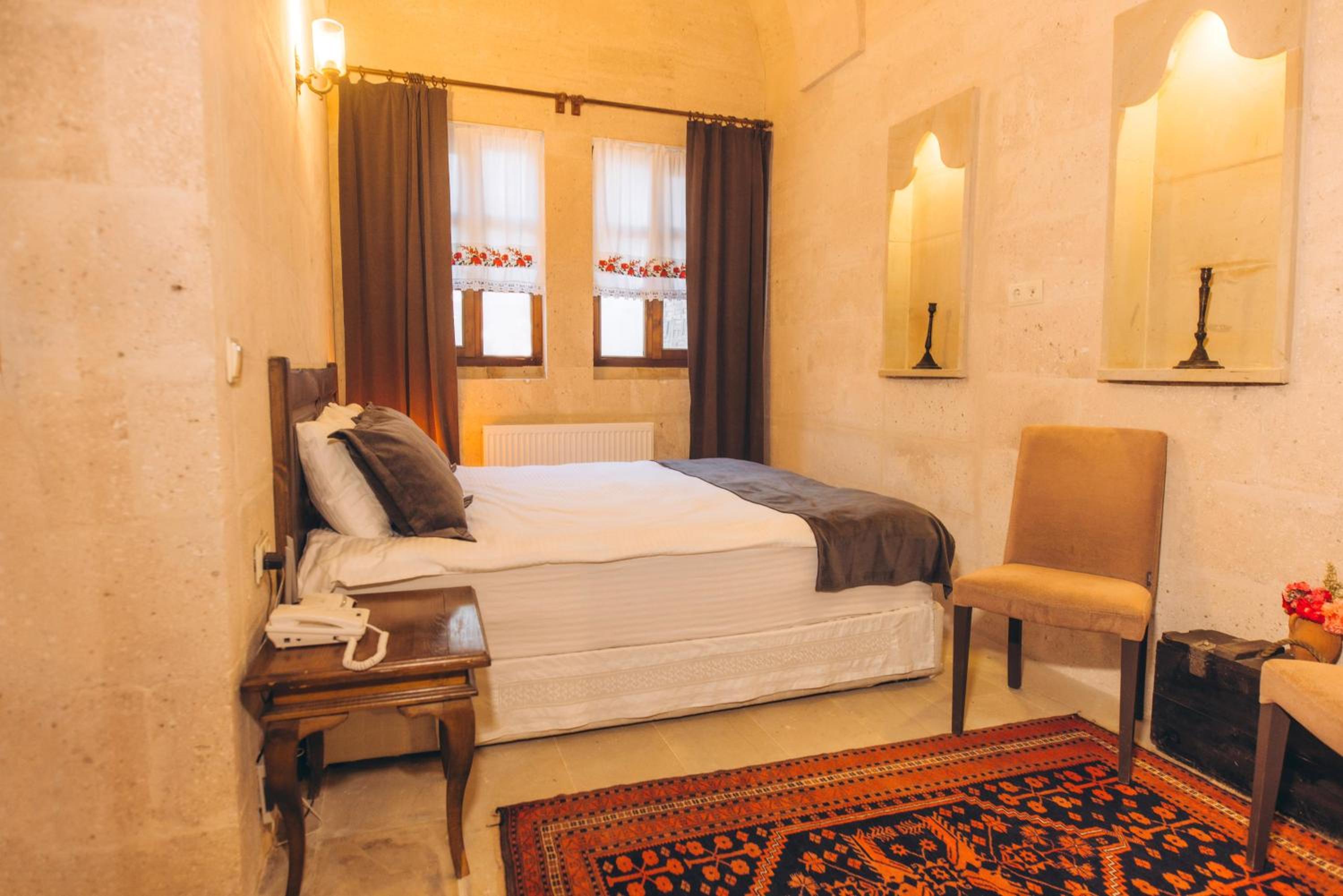 Deluxe Double Room with Bath photo 1