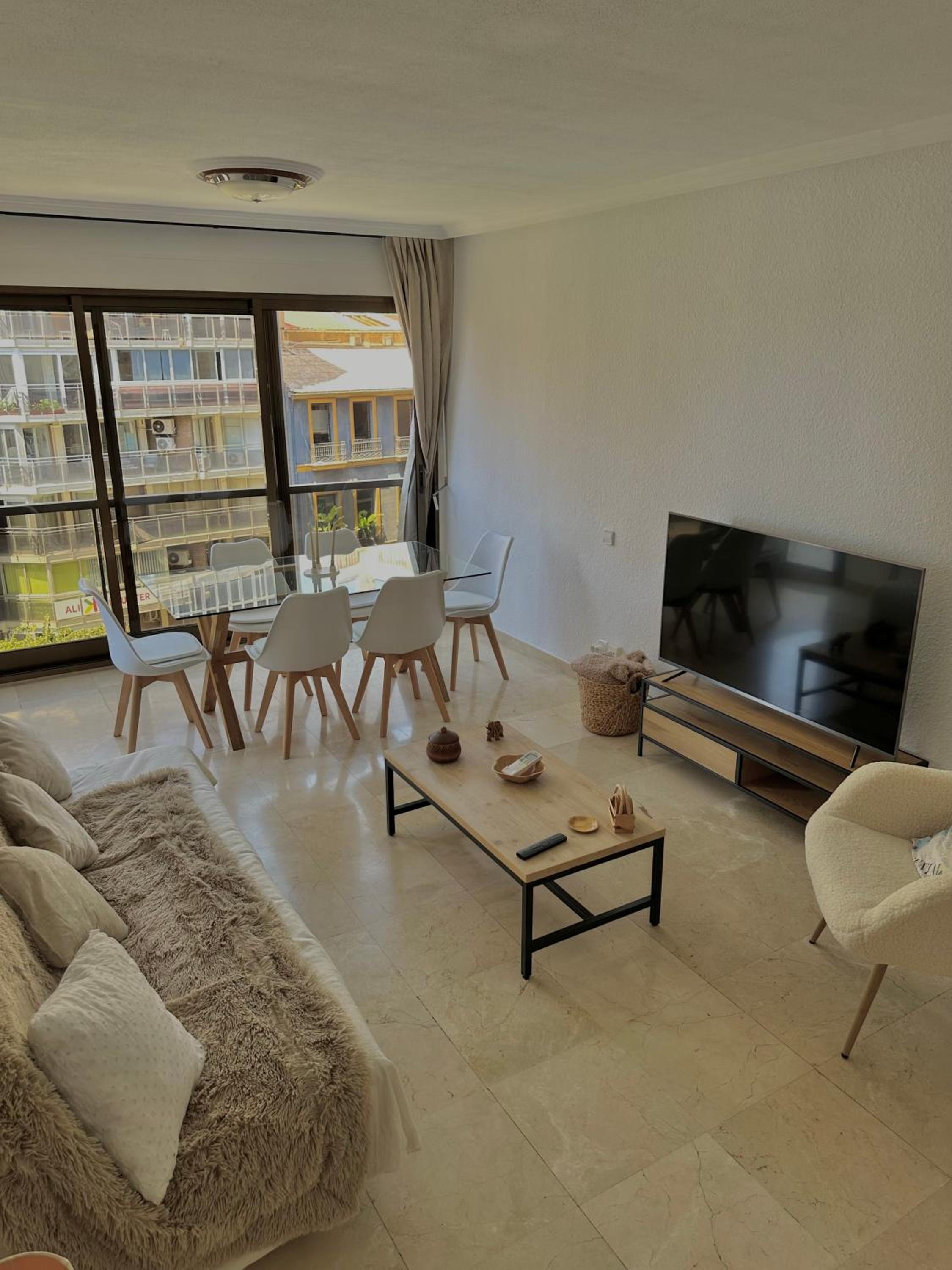 Apartamento de dos habitaciones con vista a la ciudad