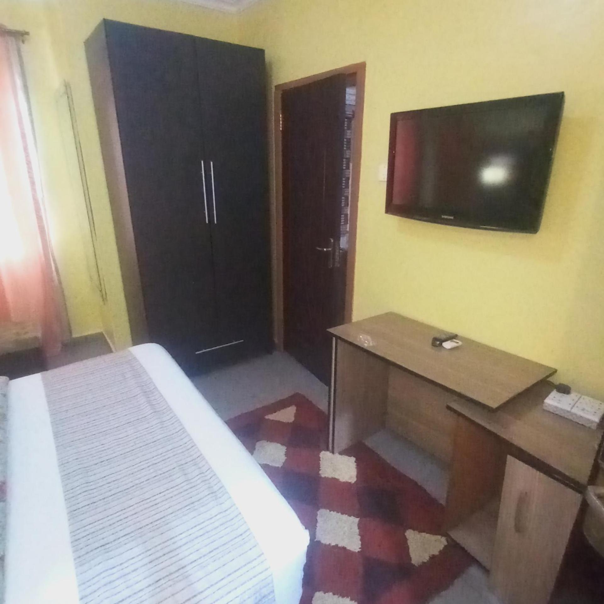 Deluxe Double Room (2 Adults + 1 Child) photo 2