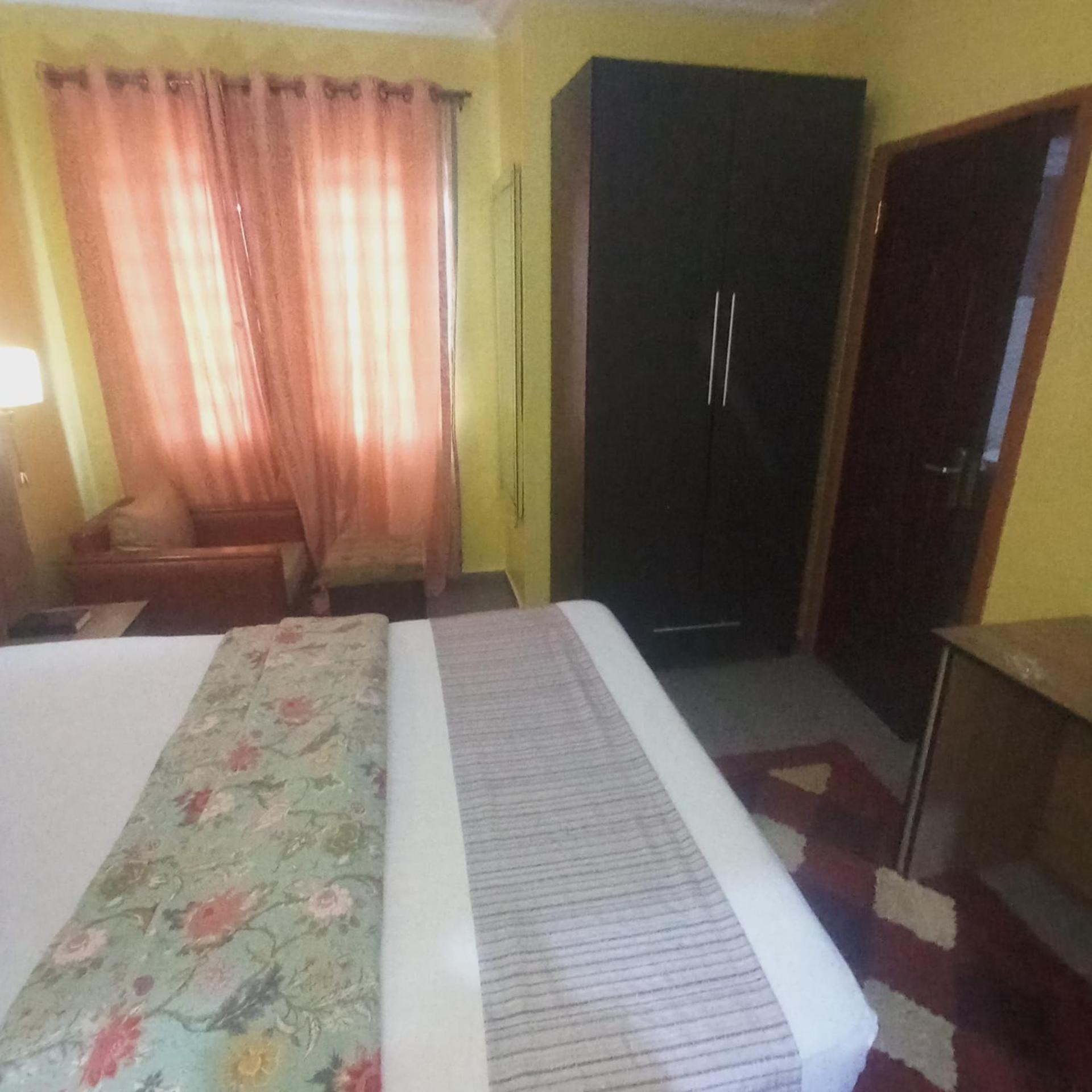 Standard King Room photo 3