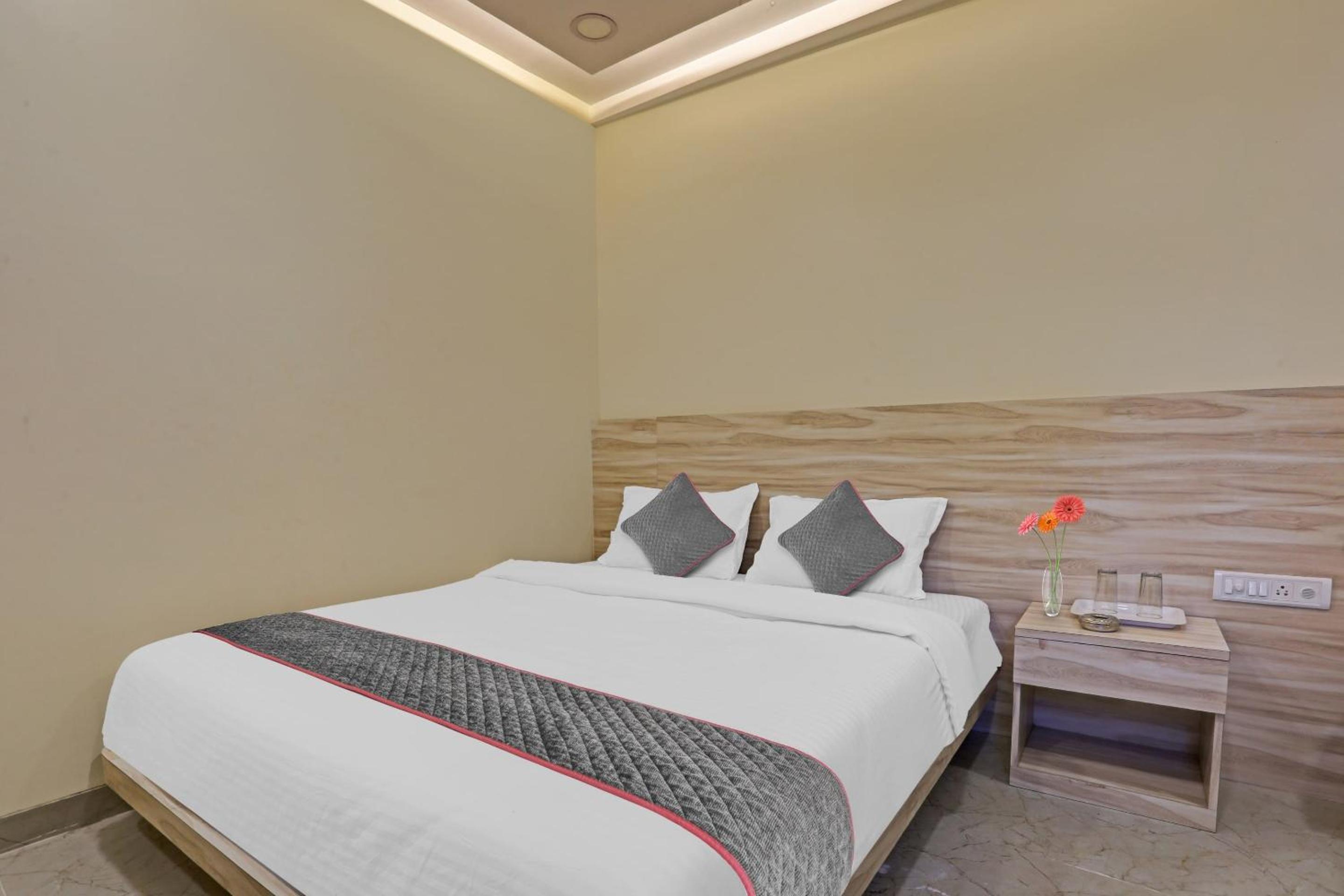 Classic Triple Room - Photo 18