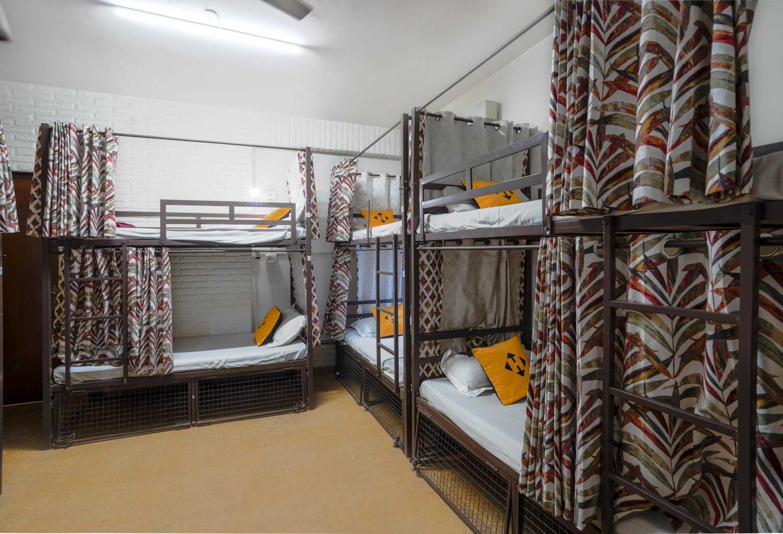 Bed in 6-Bed Mixed Dormitory Room photo 3