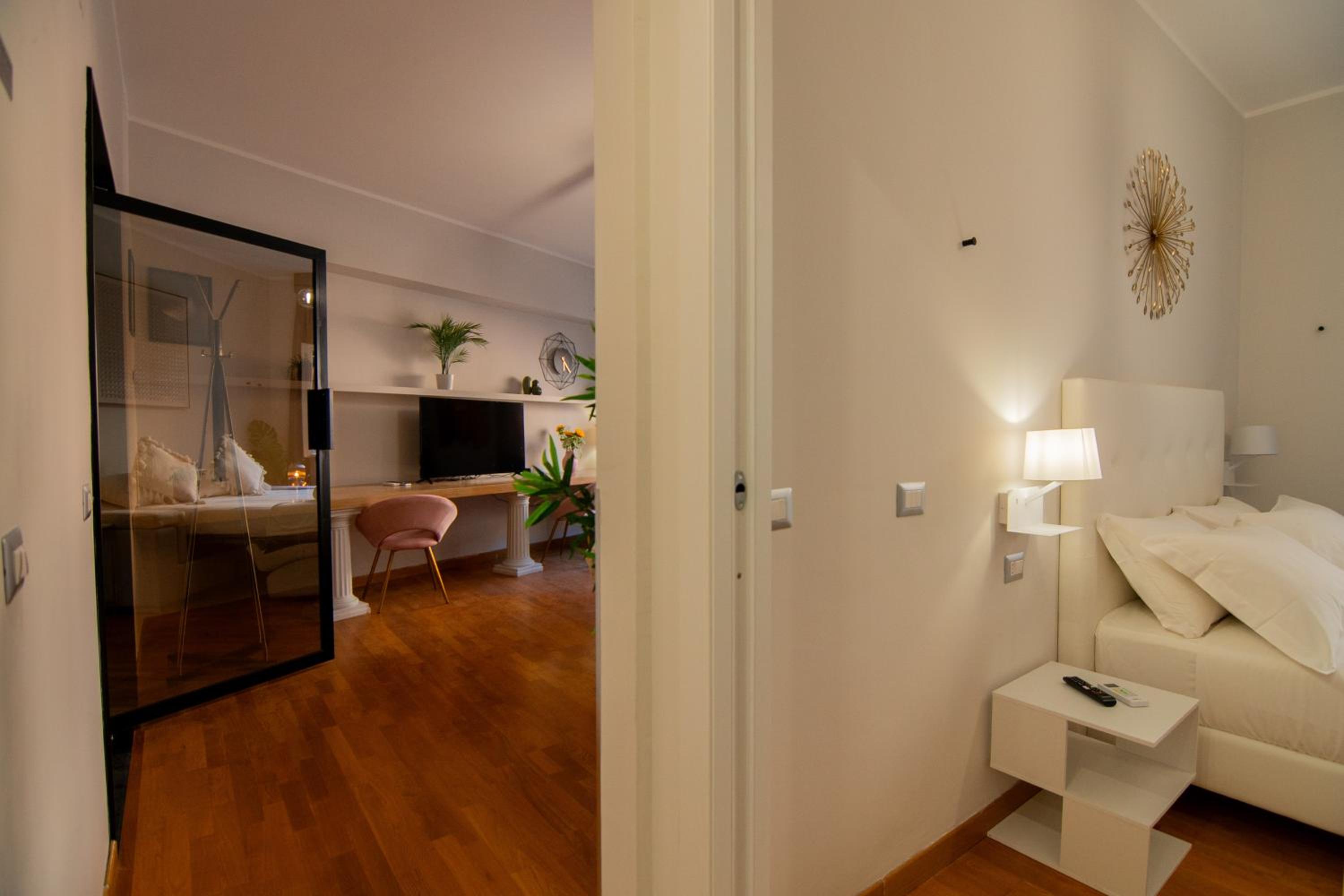 One-Bedroom Apartment photo 3