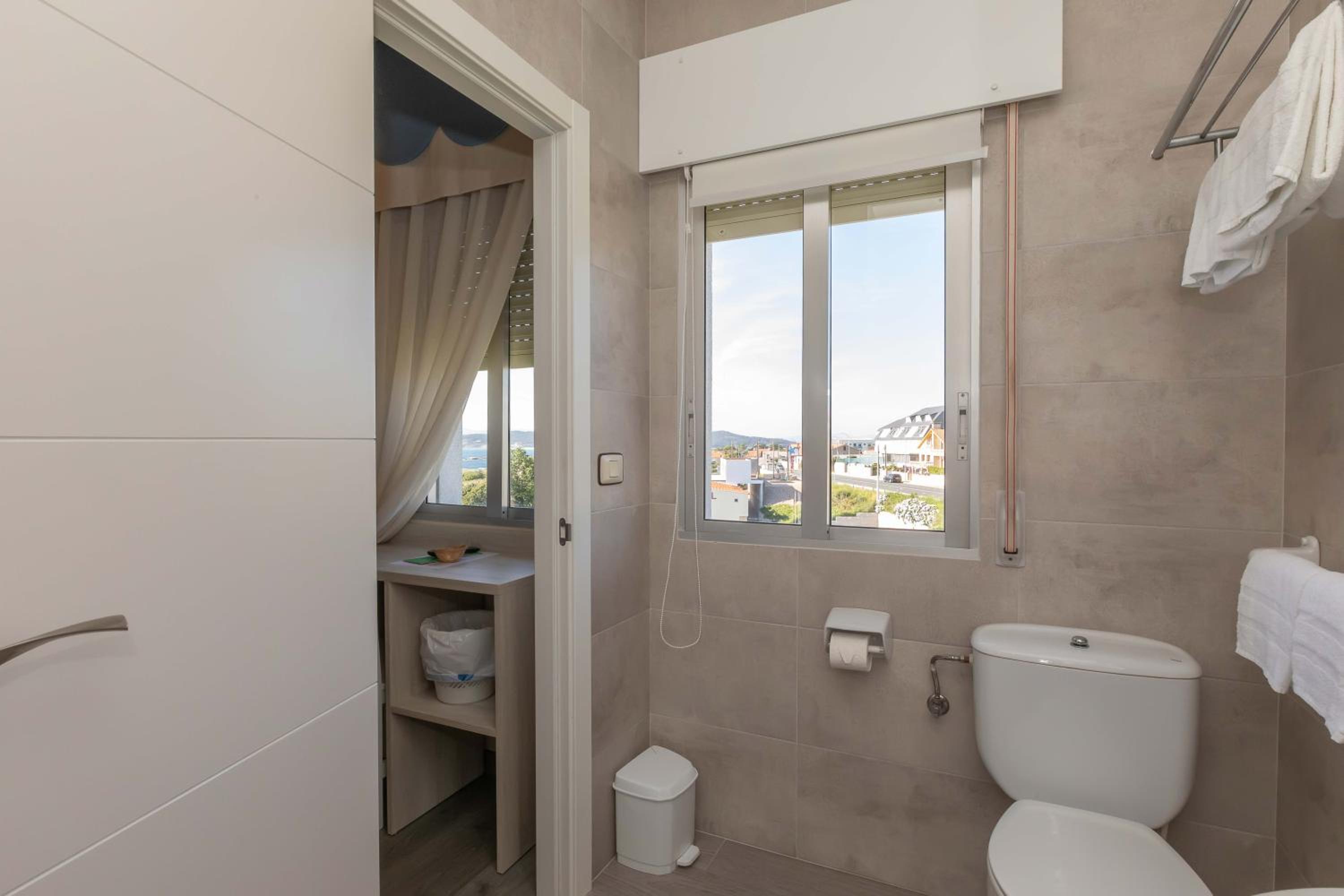 Small Single Room photo 2