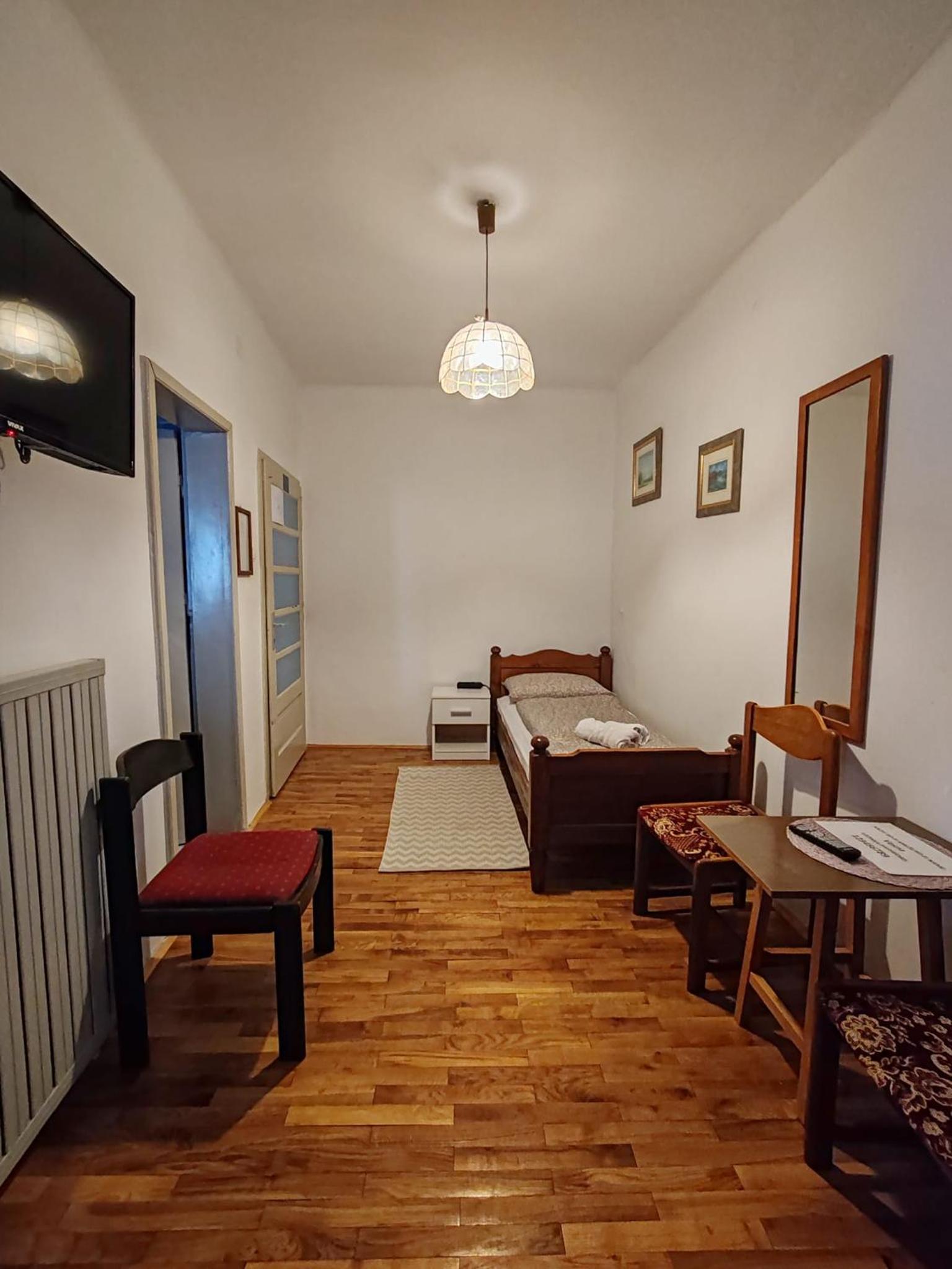 Triple Room - Photo 2