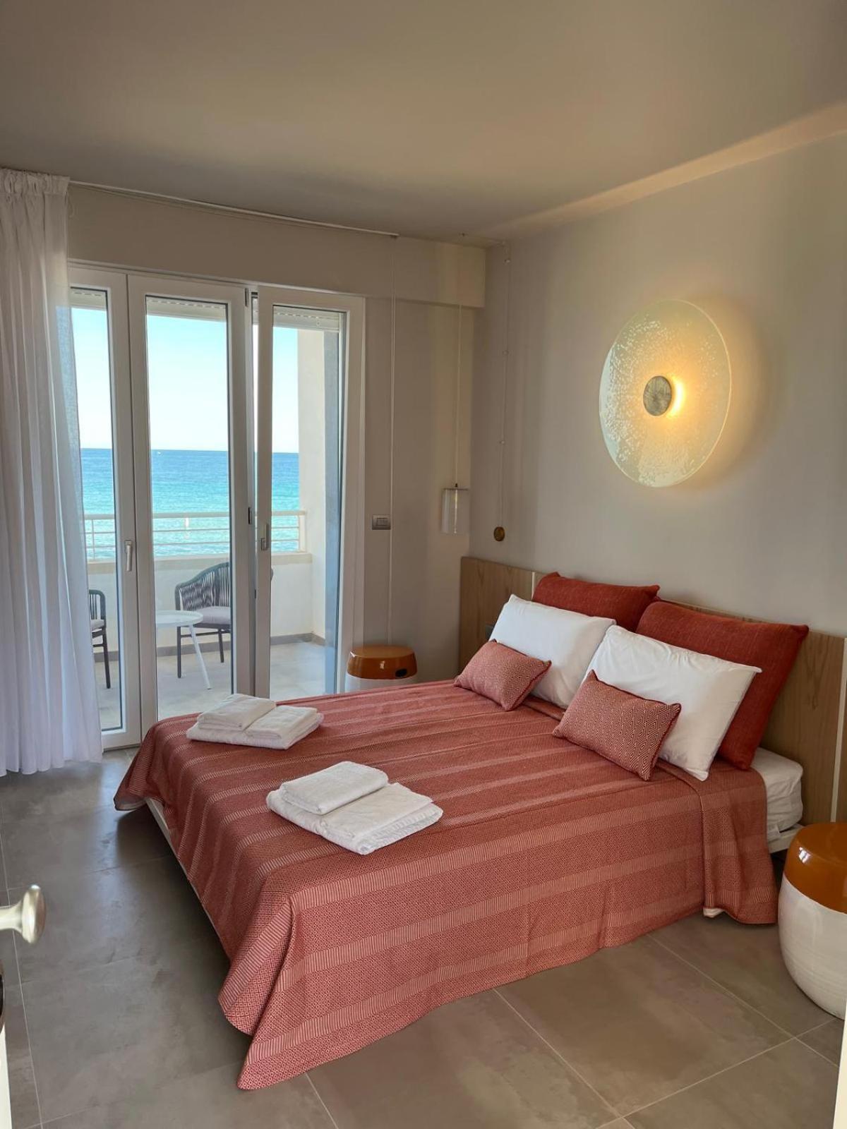 Family Room with Sea View photo 1