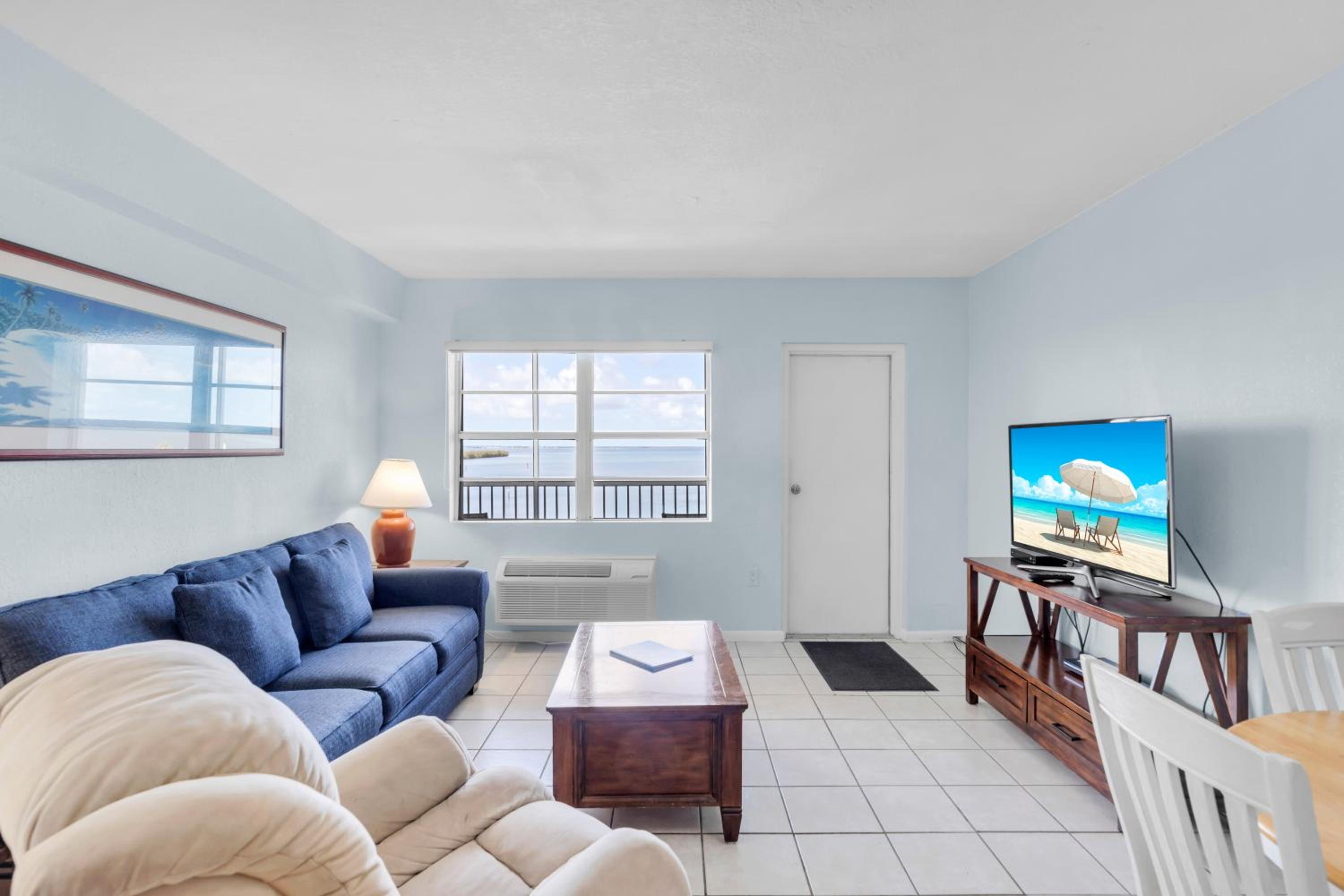 One-Bedroom Suite photo 1