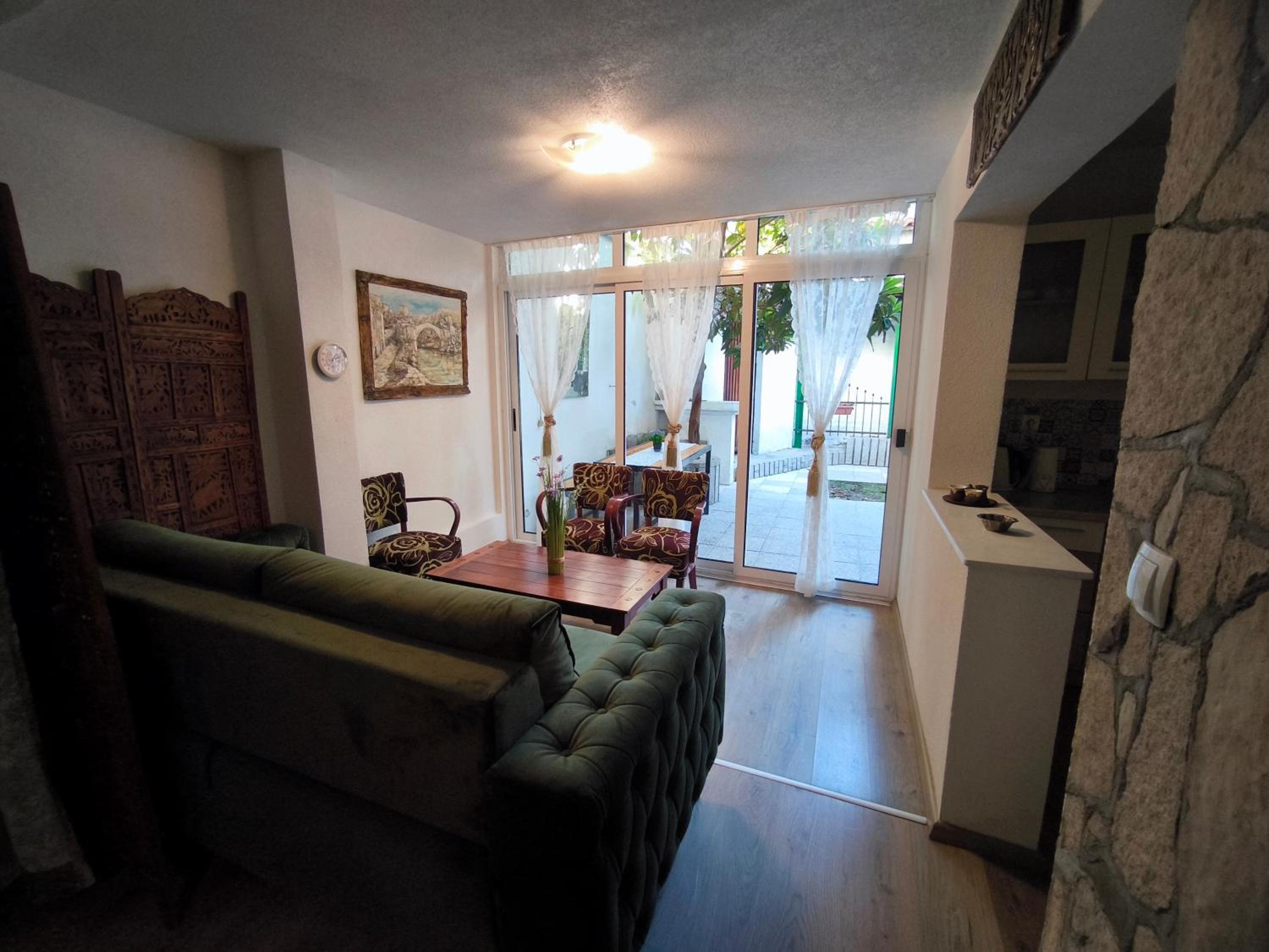 Apartment photo 2
