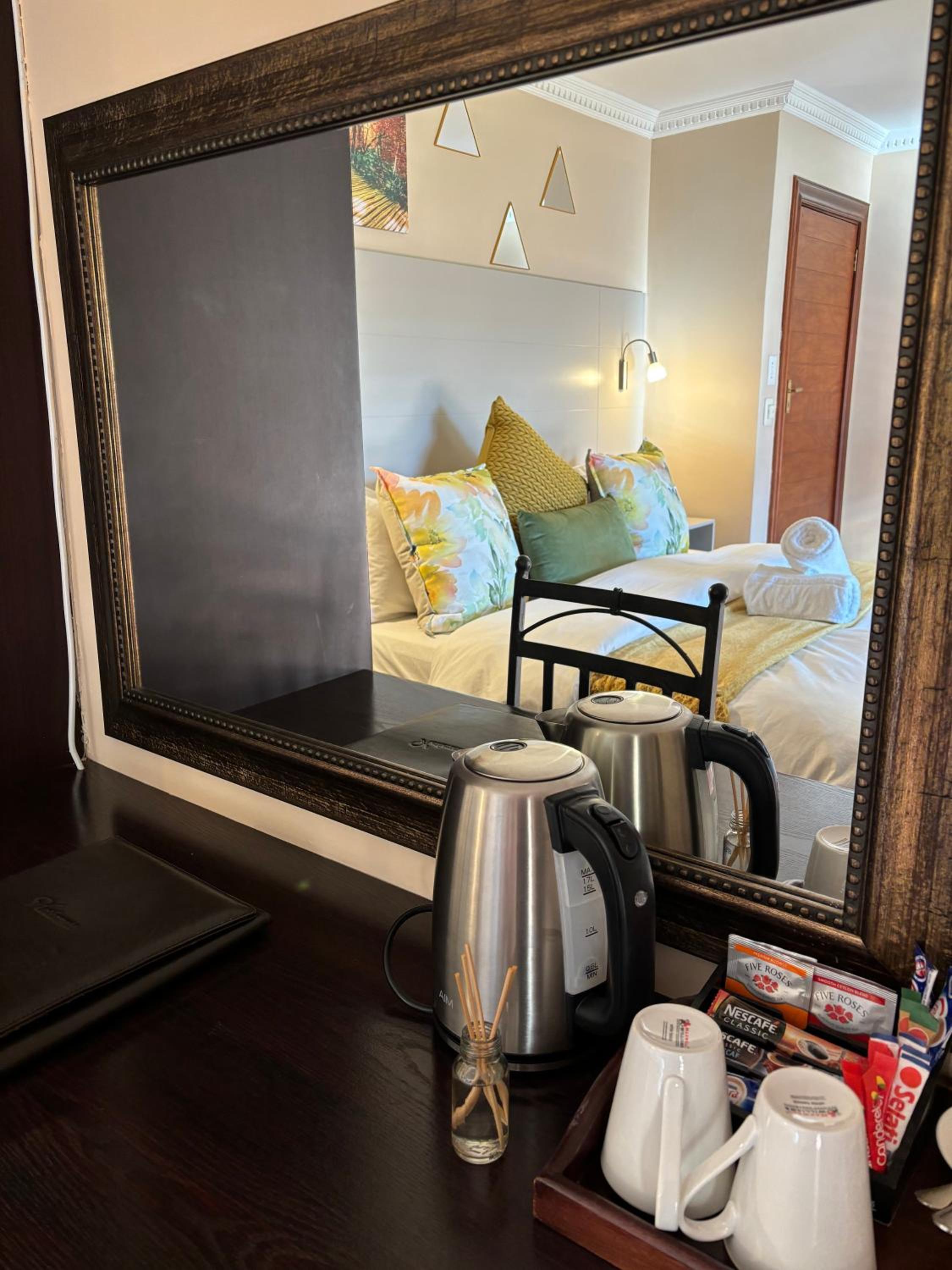 Deluxe King Room photo 3